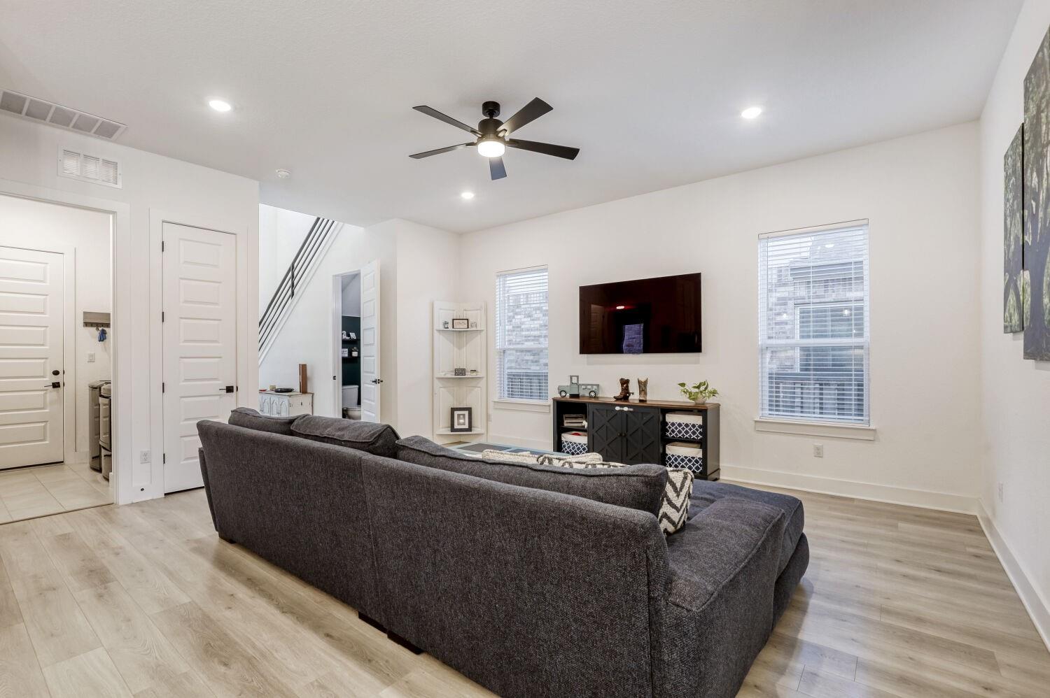 1309 Kneehigh Ln, Georgetown, TX 78633