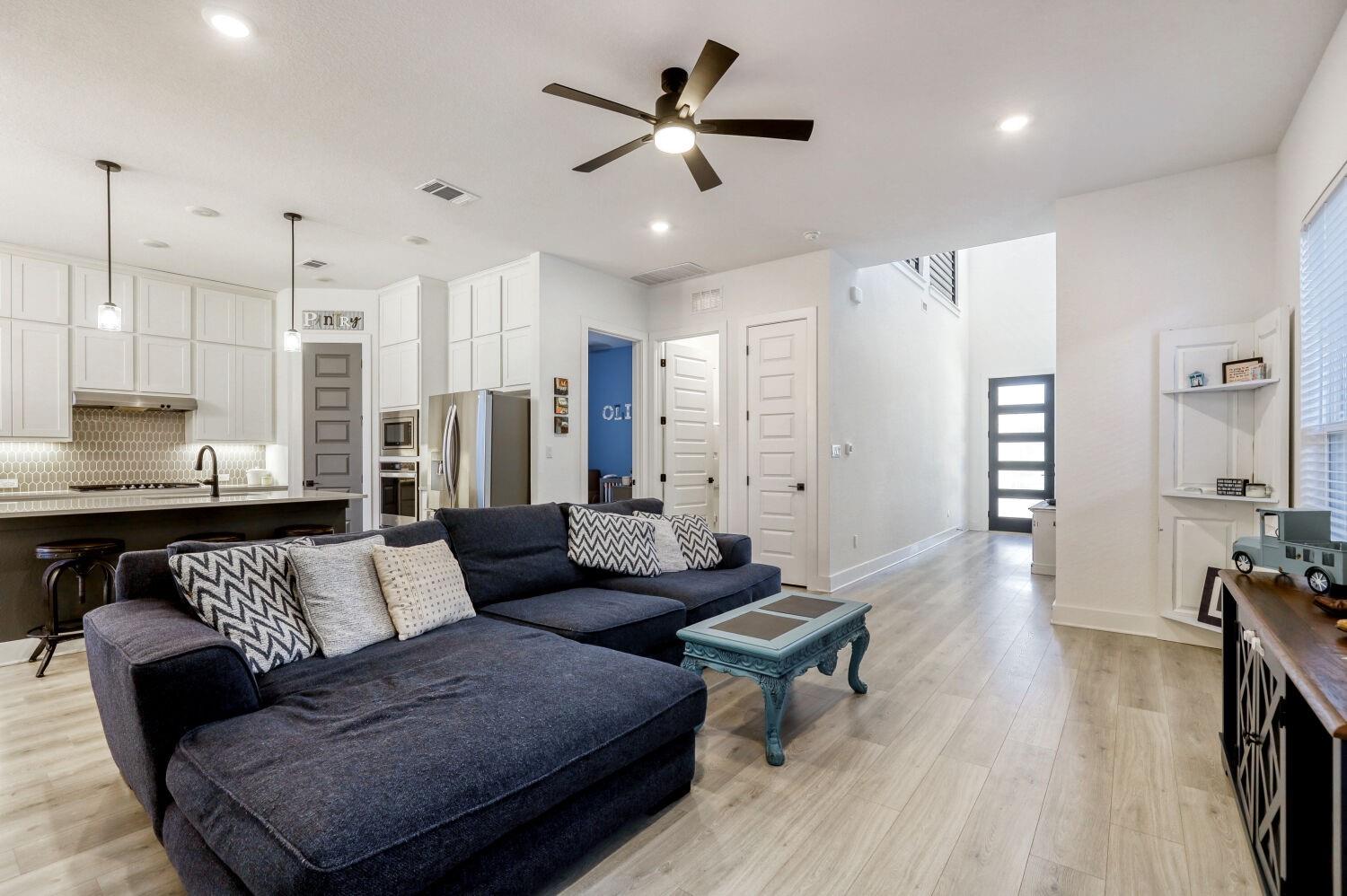 1309 Kneehigh Ln, Georgetown, TX 78633