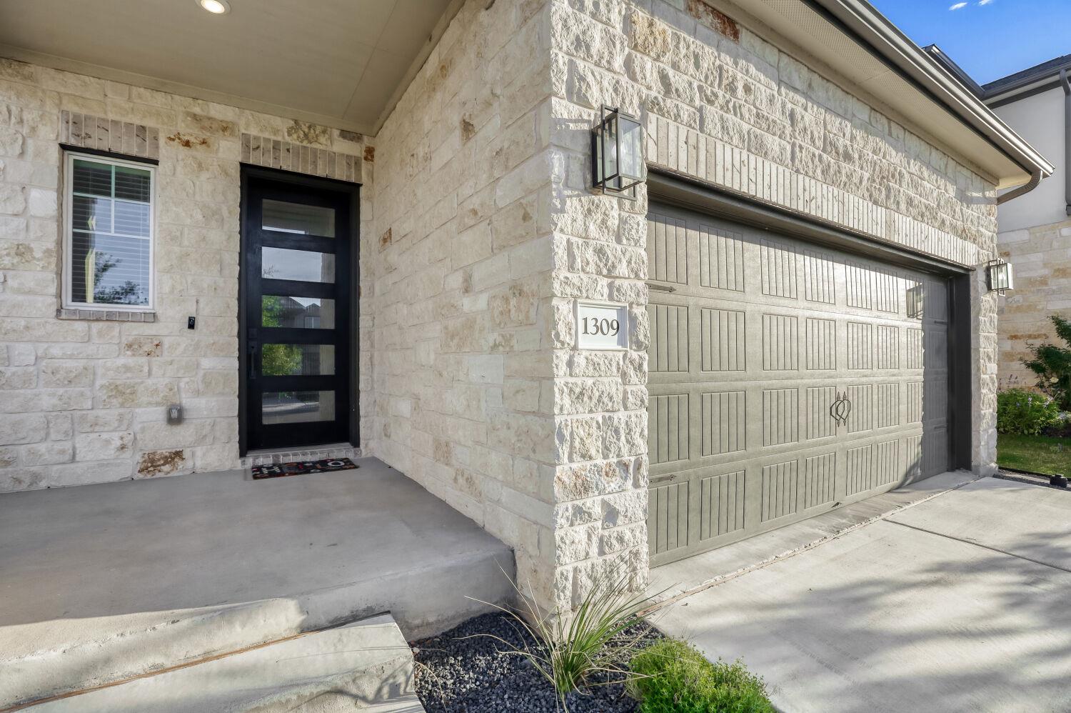 1309 Kneehigh Ln, Georgetown, TX 78633