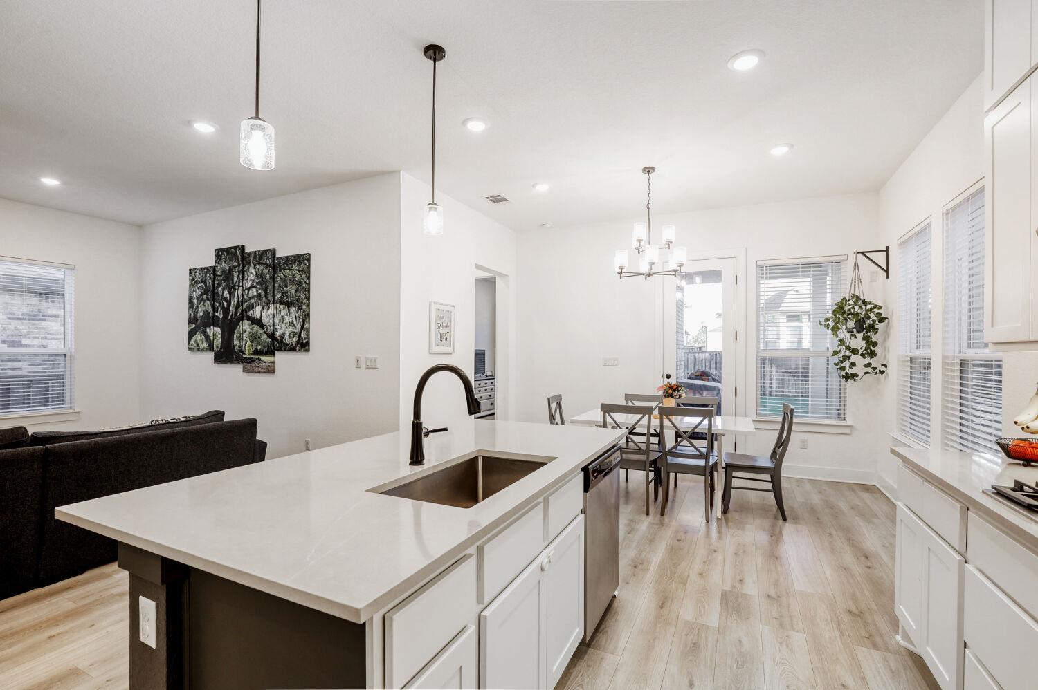 1309 Kneehigh Ln, Georgetown, TX 78633