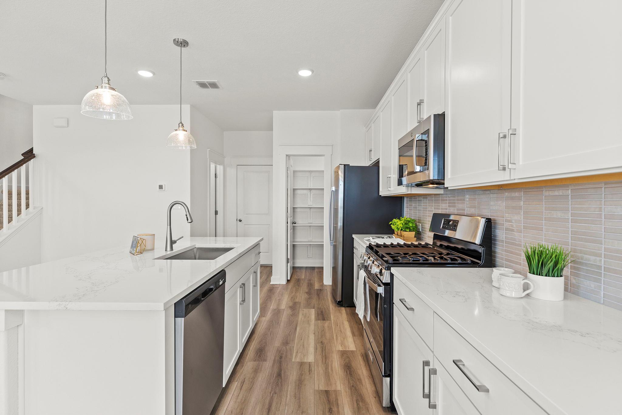 108 Hartson Dr, Taylor, TX 76574