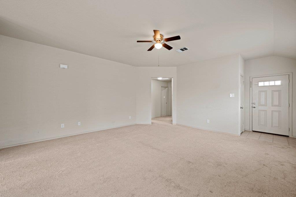 172 Lake Gln, San Marcos, TX 78666