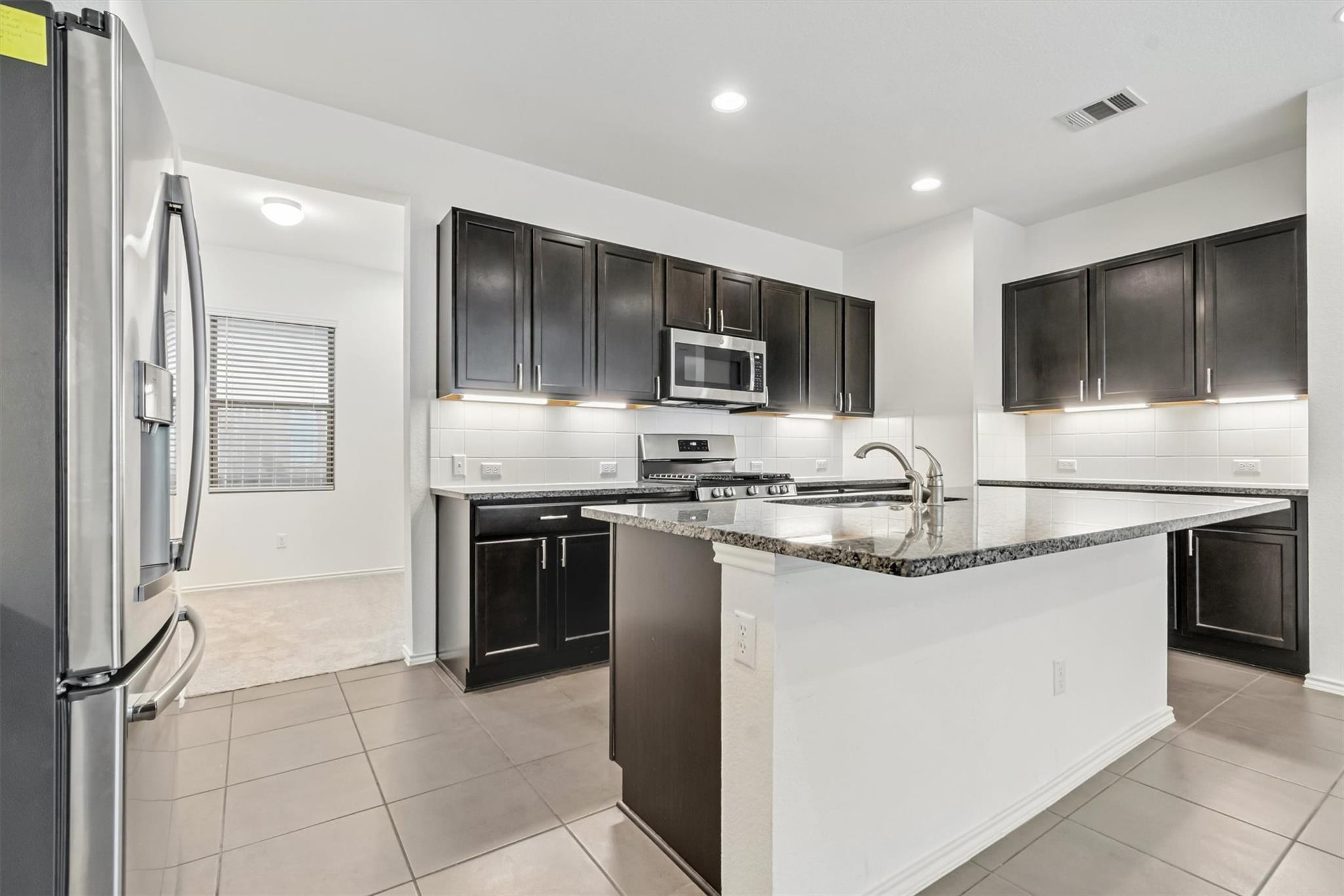 533 Sweetwood Ln, Leander, TX 78641