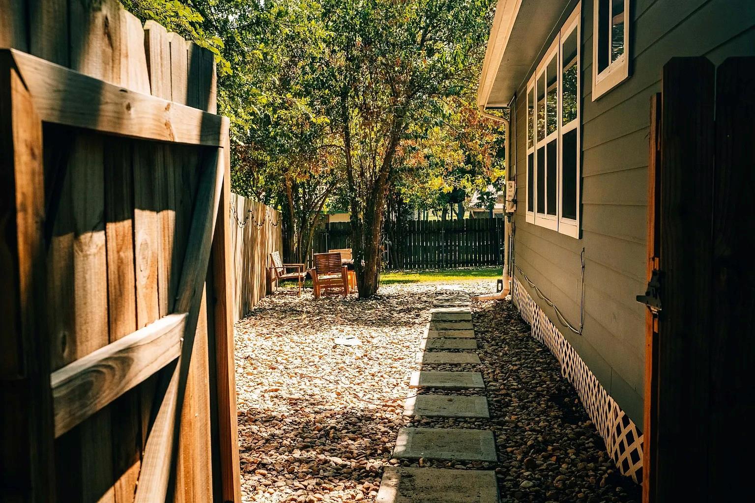 1008 Walter St, Austin, TX 78702