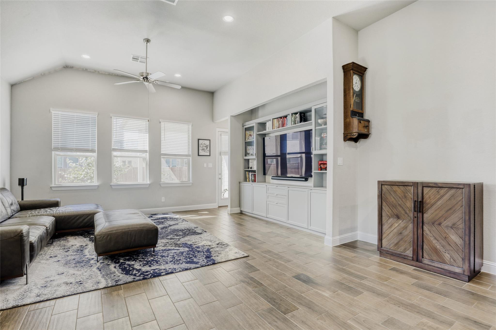 125 Buffalo View Ln, Georgetown, TX 78628