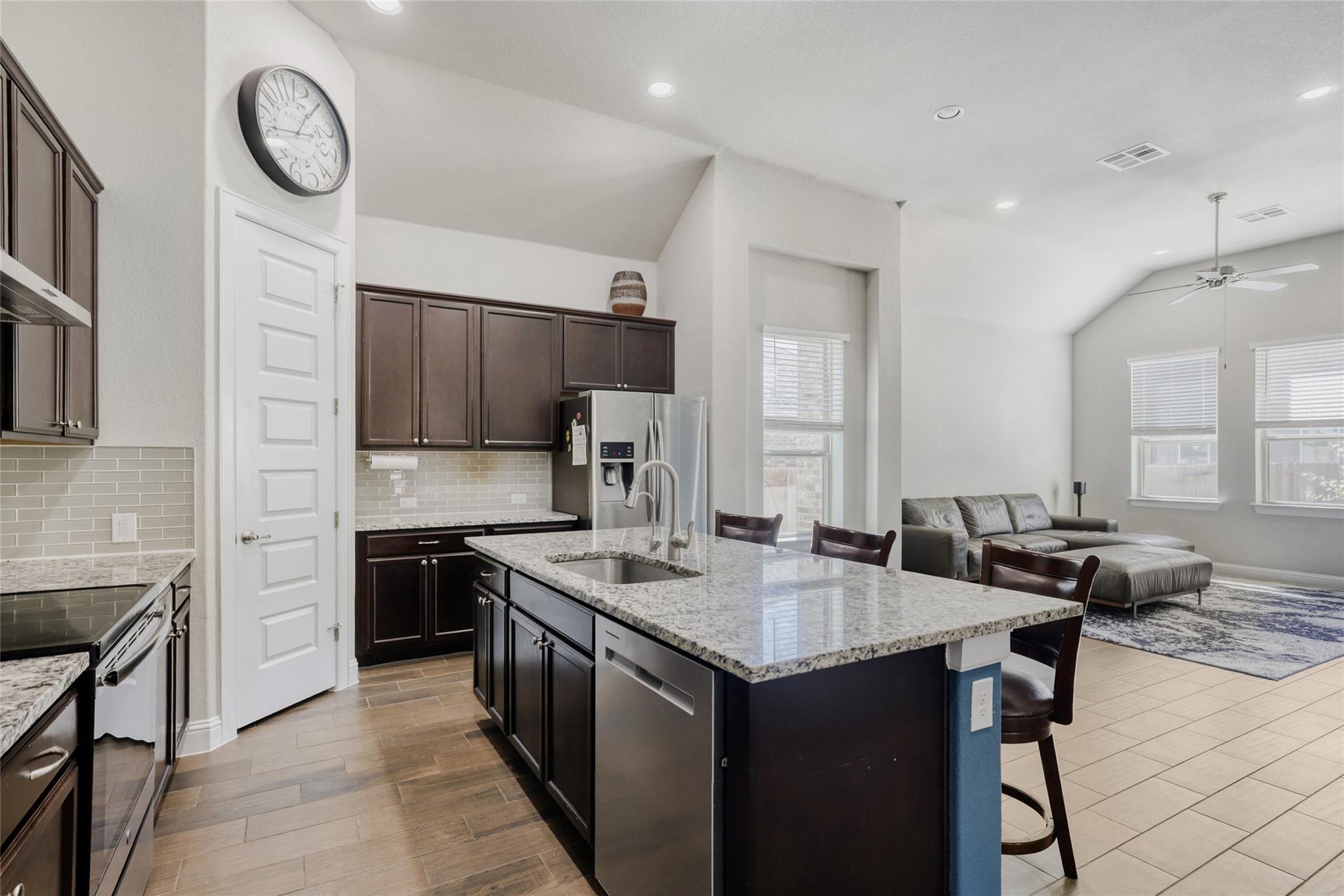 125 Buffalo View Ln, Georgetown, TX 78628