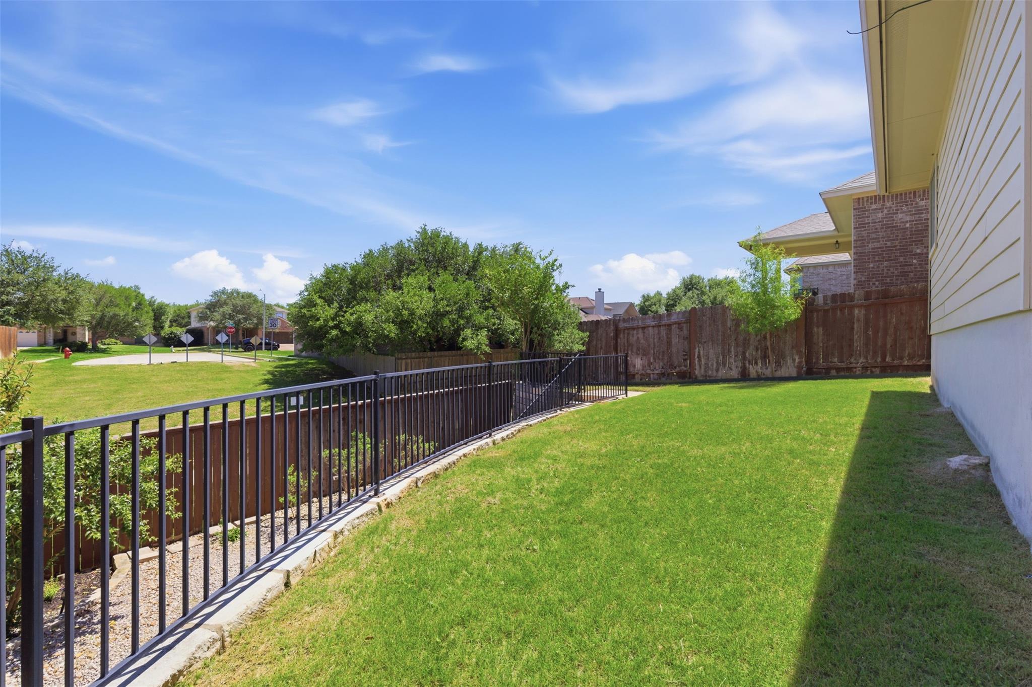 2144 Granite Hill Dr, Leander, TX 78641