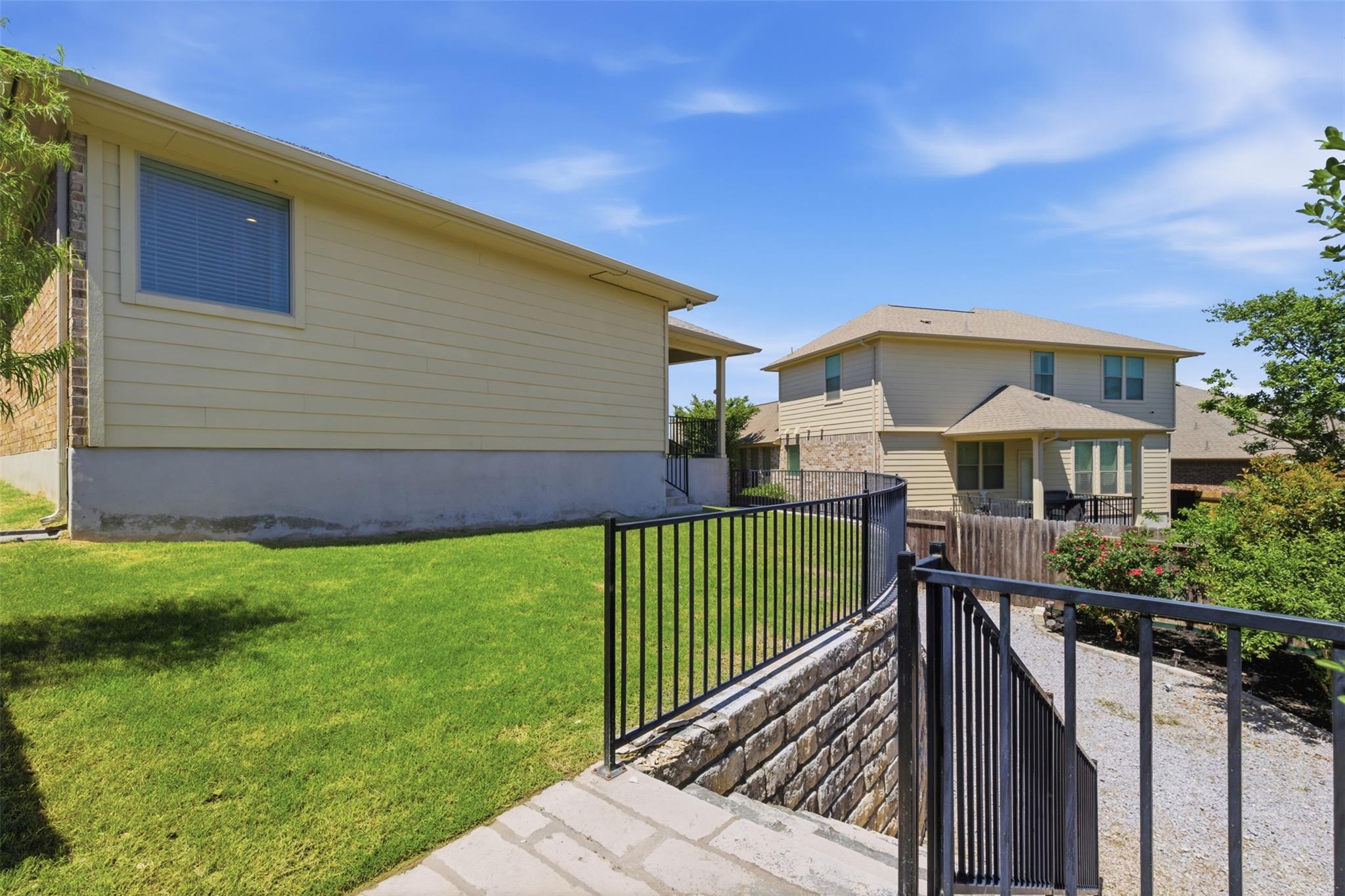 2144 Granite Hill Dr, Leander, TX 78641