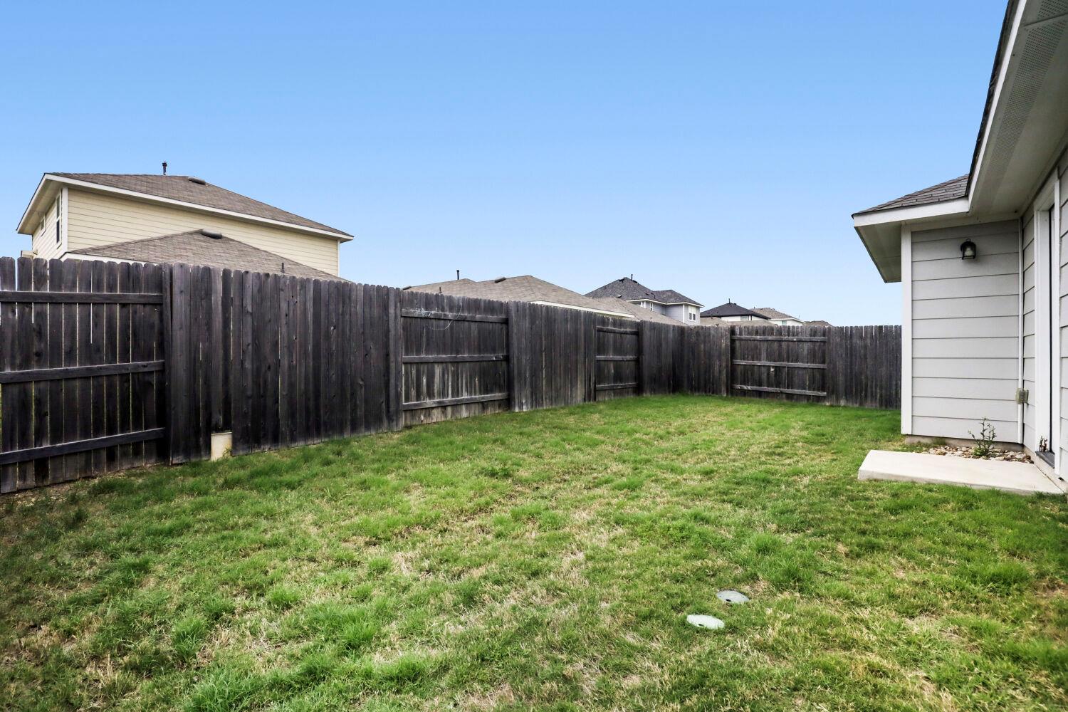 201 Stein Rd, Georgetown, TX 78626