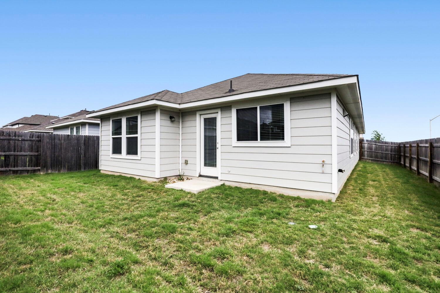 201 Stein Rd, Georgetown, TX 78626