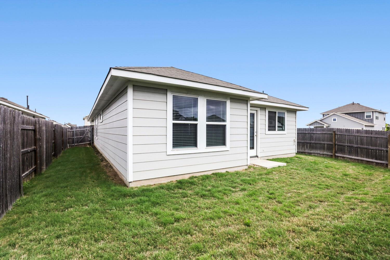 201 Stein Rd, Georgetown, TX 78626