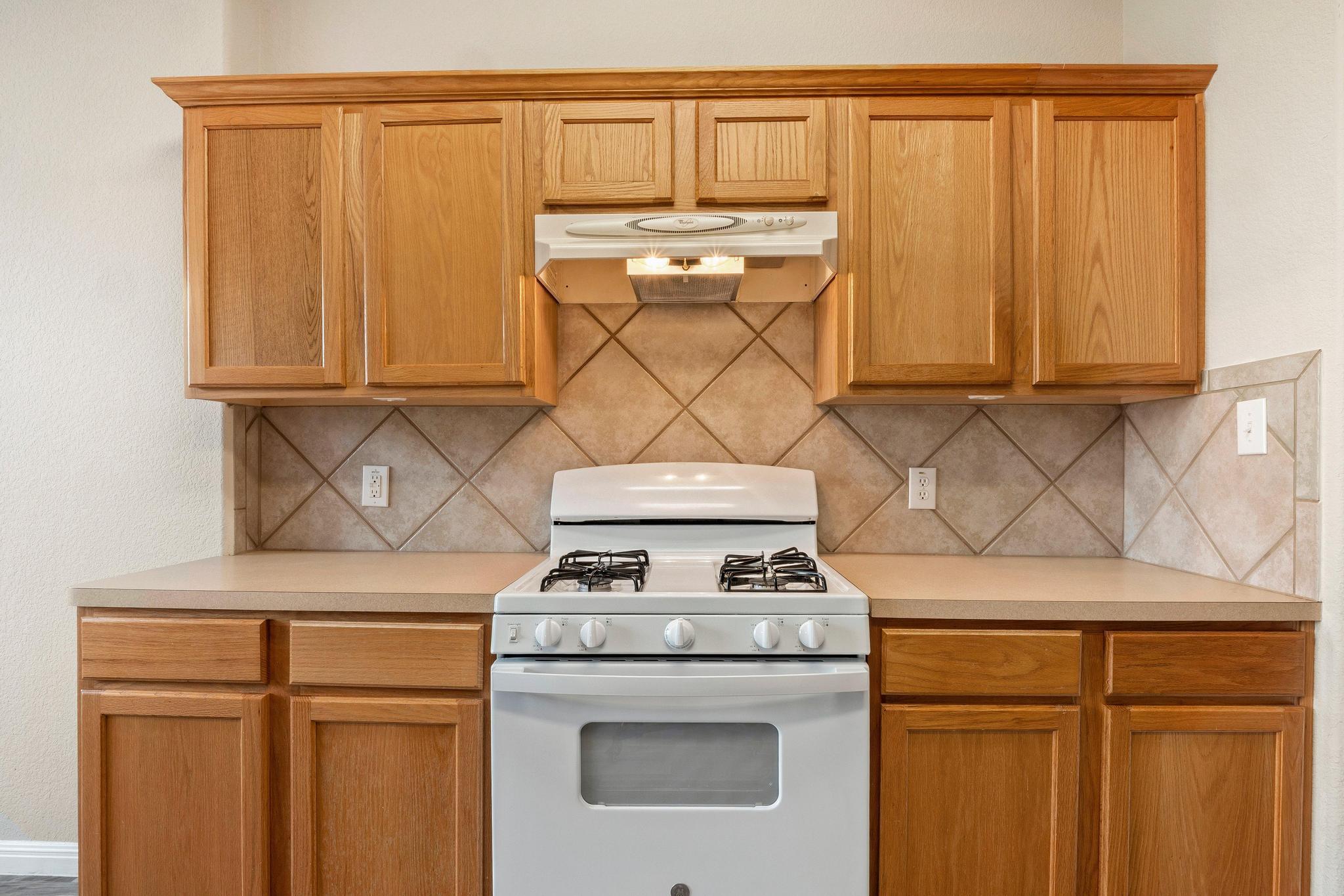 144 Oxford Dr, Kyle, TX 78640