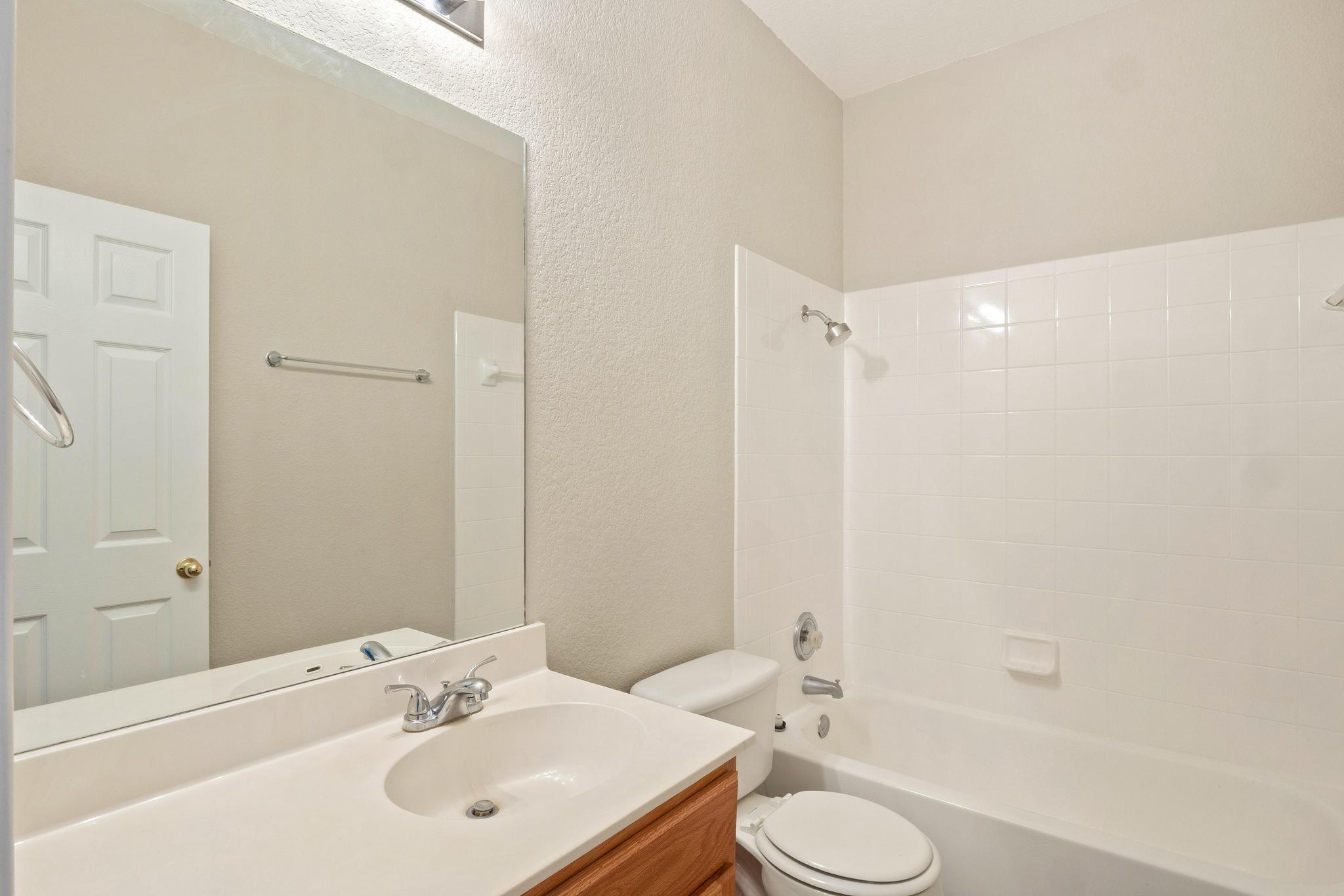 144 Oxford Dr, Kyle, TX 78640