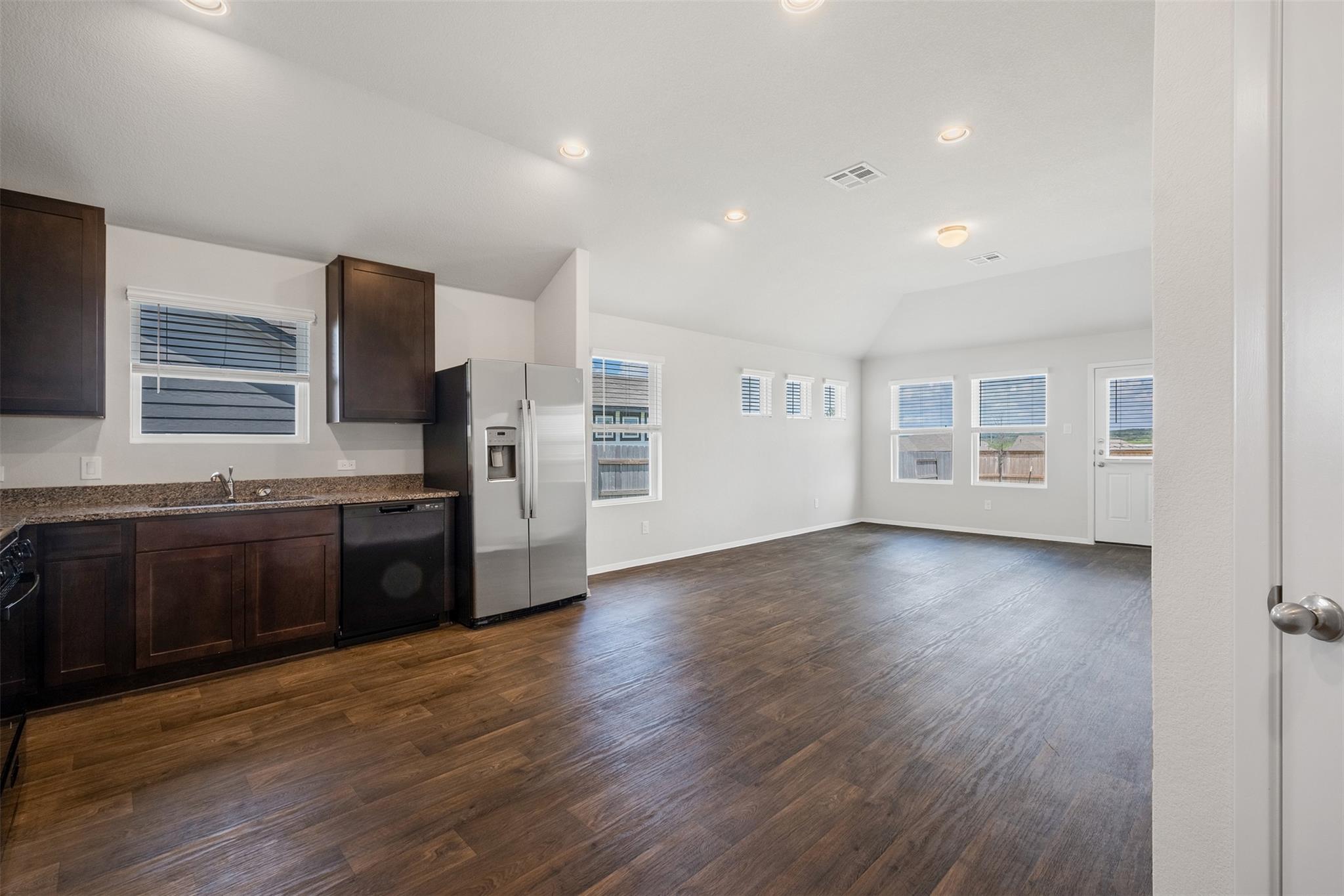 217 Spiny Lizard Ln, San Marcos, TX 78666