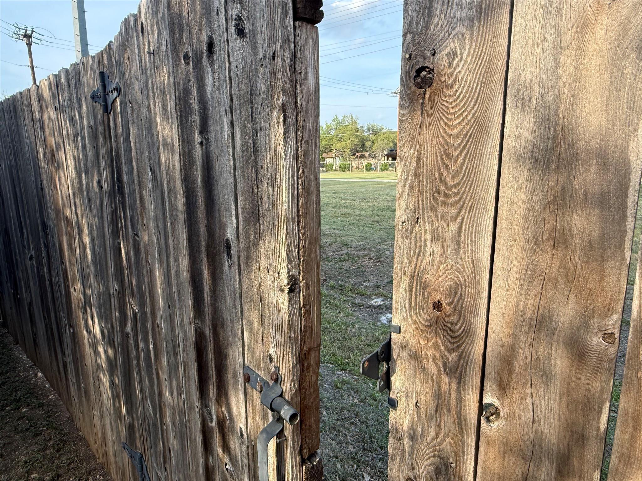 1401 Wood Rock Dr, Round Rock, TX 78681