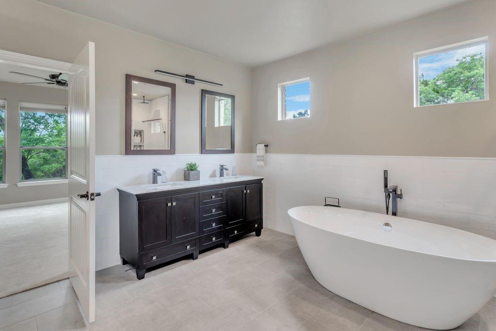 303 Palos Verdes Dr, Lakeway, TX 78734