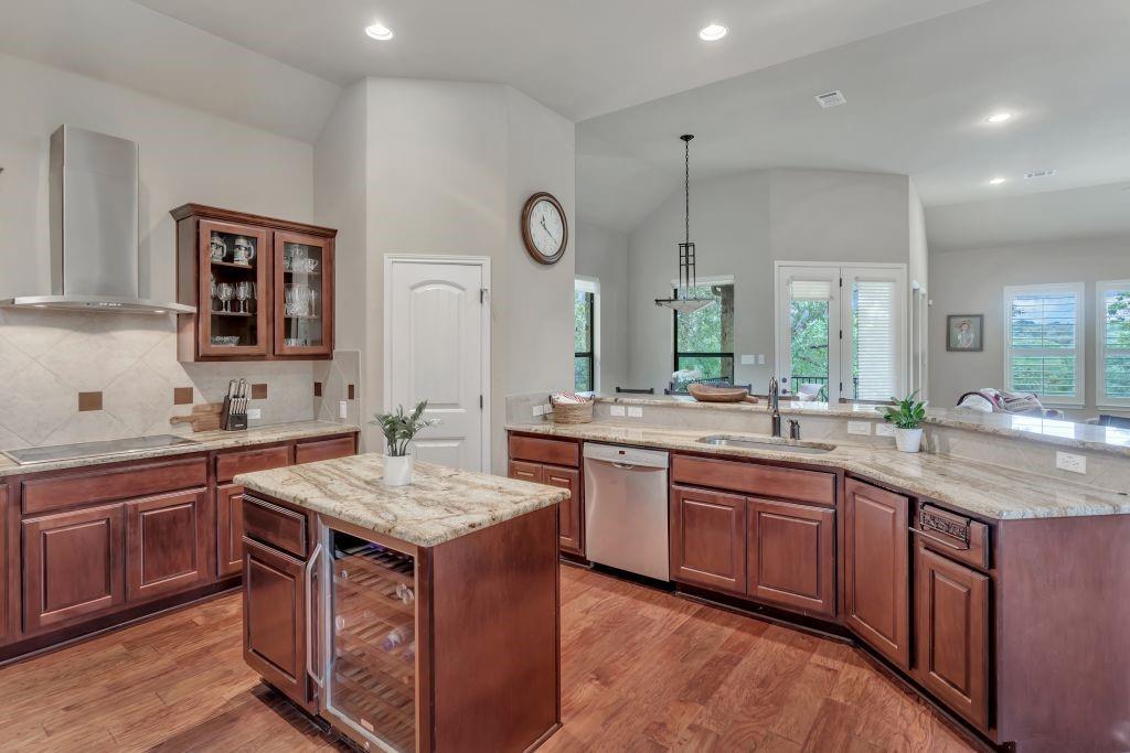 303 Palos Verdes Dr, Lakeway, TX 78734