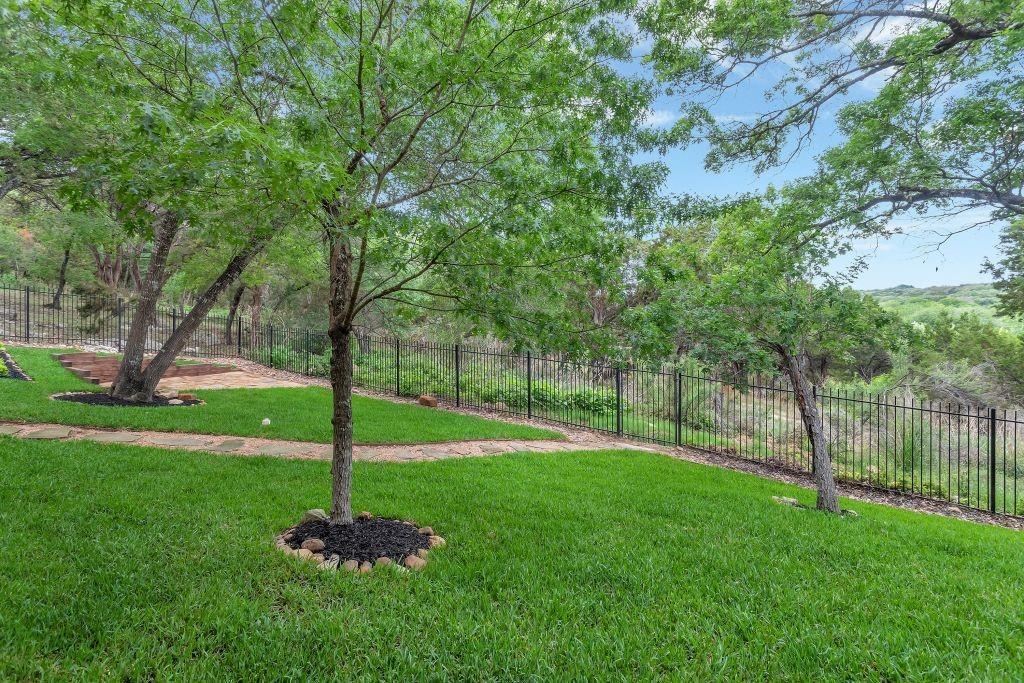 303 Palos Verdes Dr, Lakeway, TX 78734