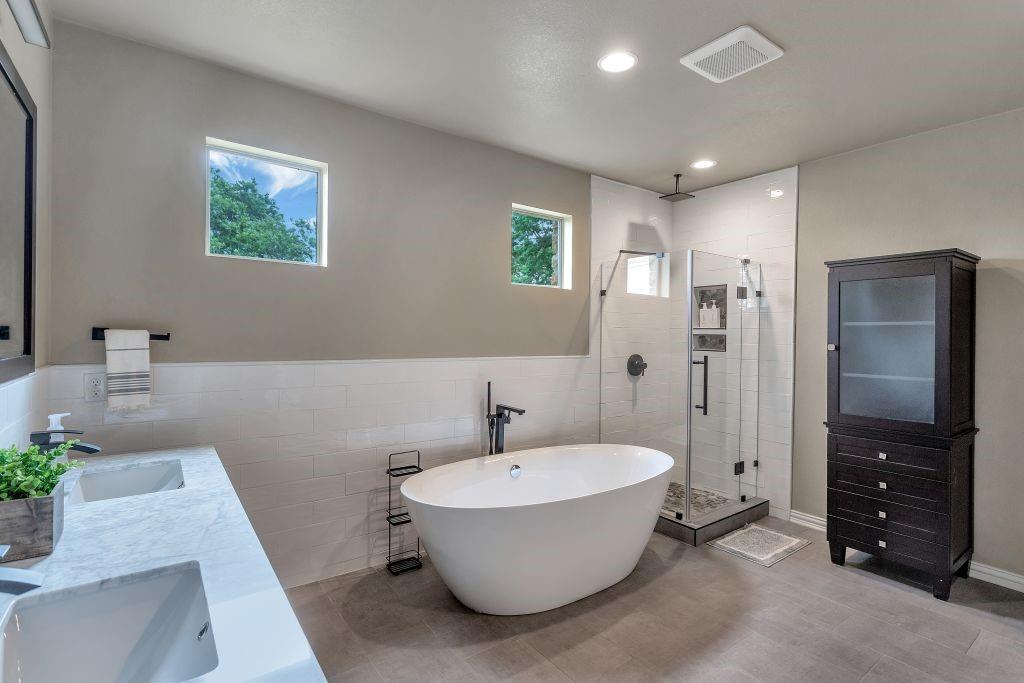 303 Palos Verdes Dr, Lakeway, TX 78734