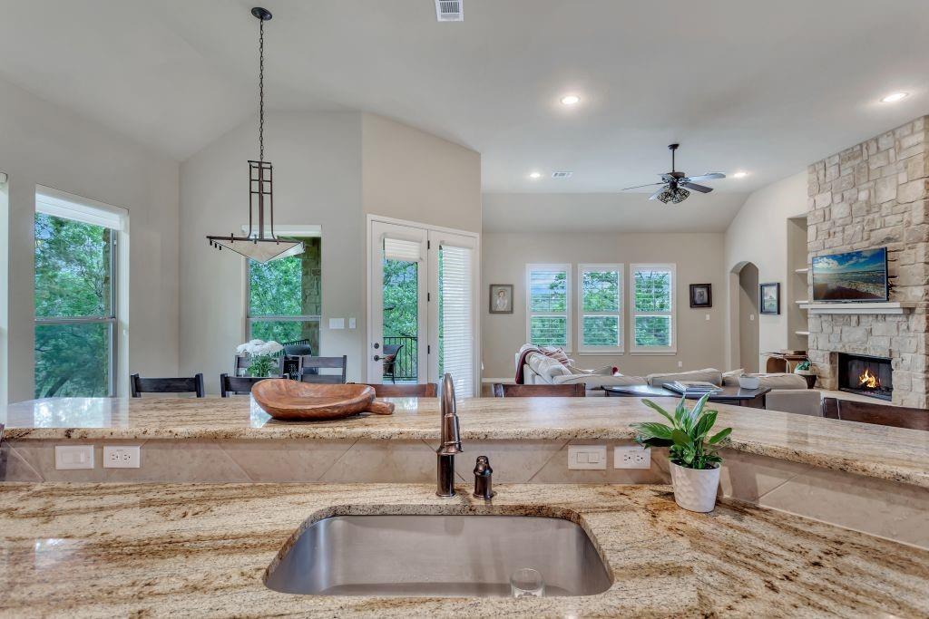 303 Palos Verdes Dr, Lakeway, TX 78734