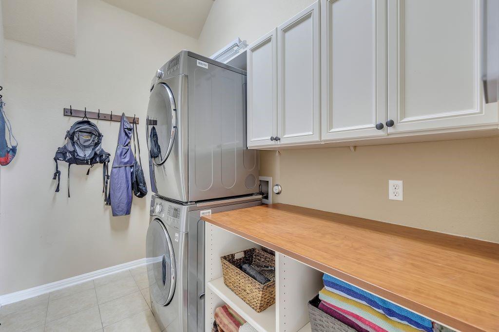 303 Palos Verdes Dr, Lakeway, TX 78734