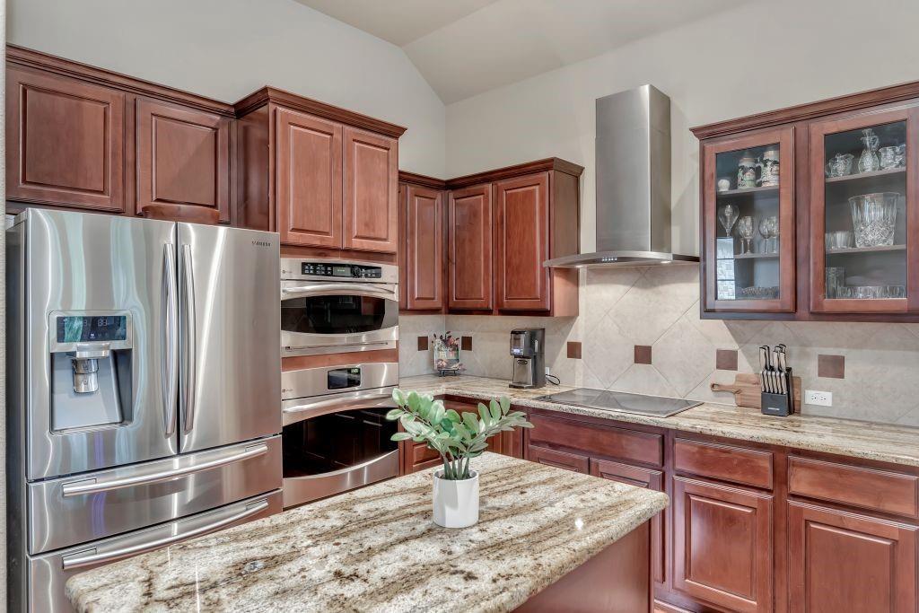 303 Palos Verdes Dr, Lakeway, TX 78734