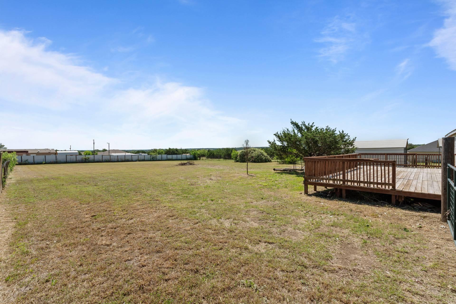 901 Thousand Oaks Trl, Liberty Hill, TX 78642