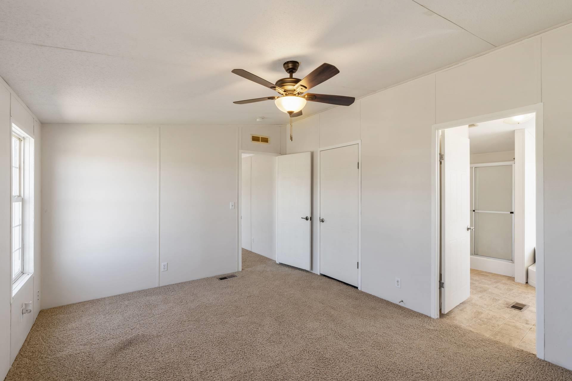 901 Thousand Oaks Trl, Liberty Hill, TX 78642