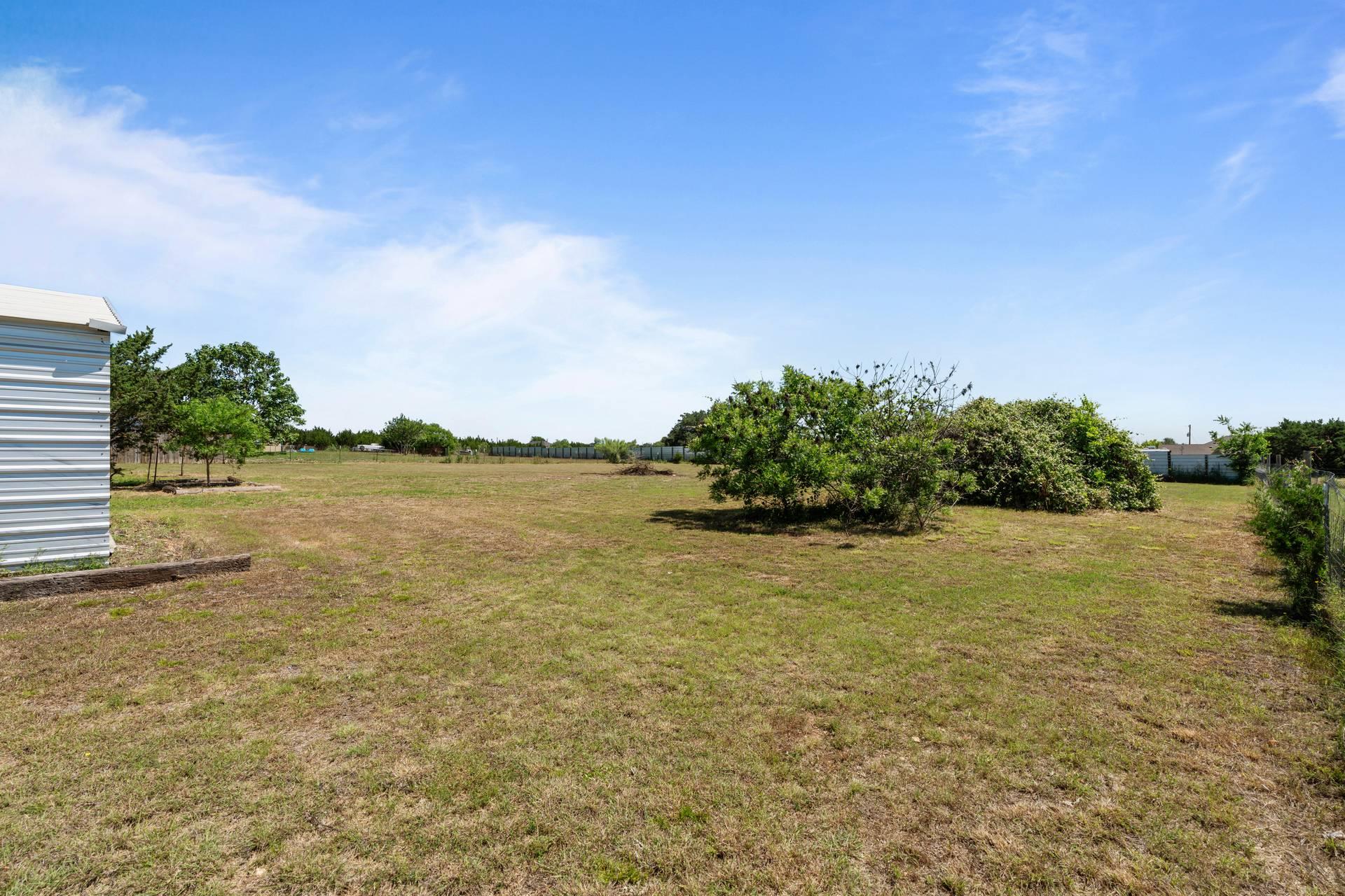 901 Thousand Oaks Trl, Liberty Hill, TX 78642