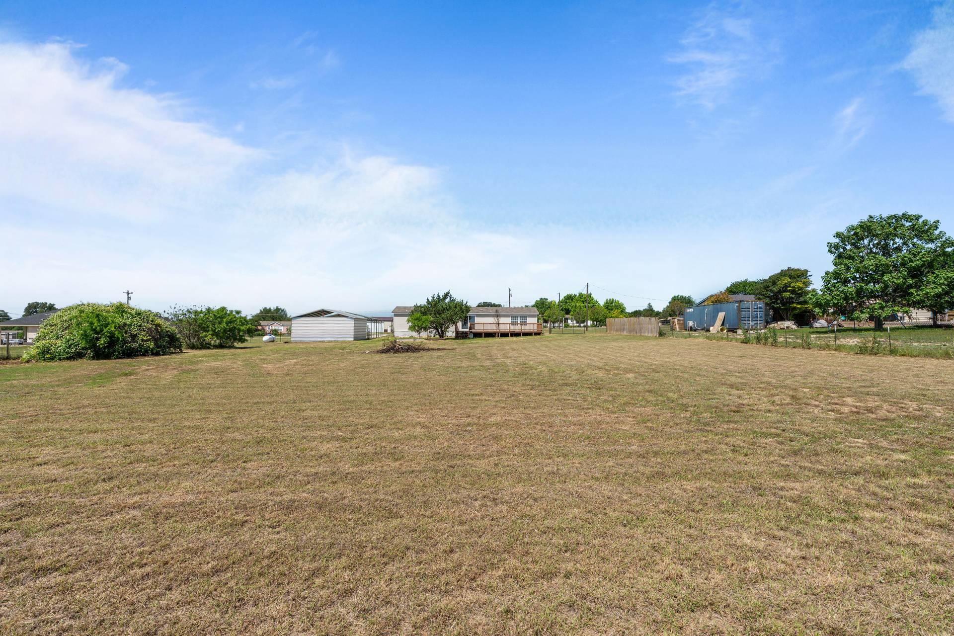 901 Thousand Oaks Trl, Liberty Hill, TX 78642