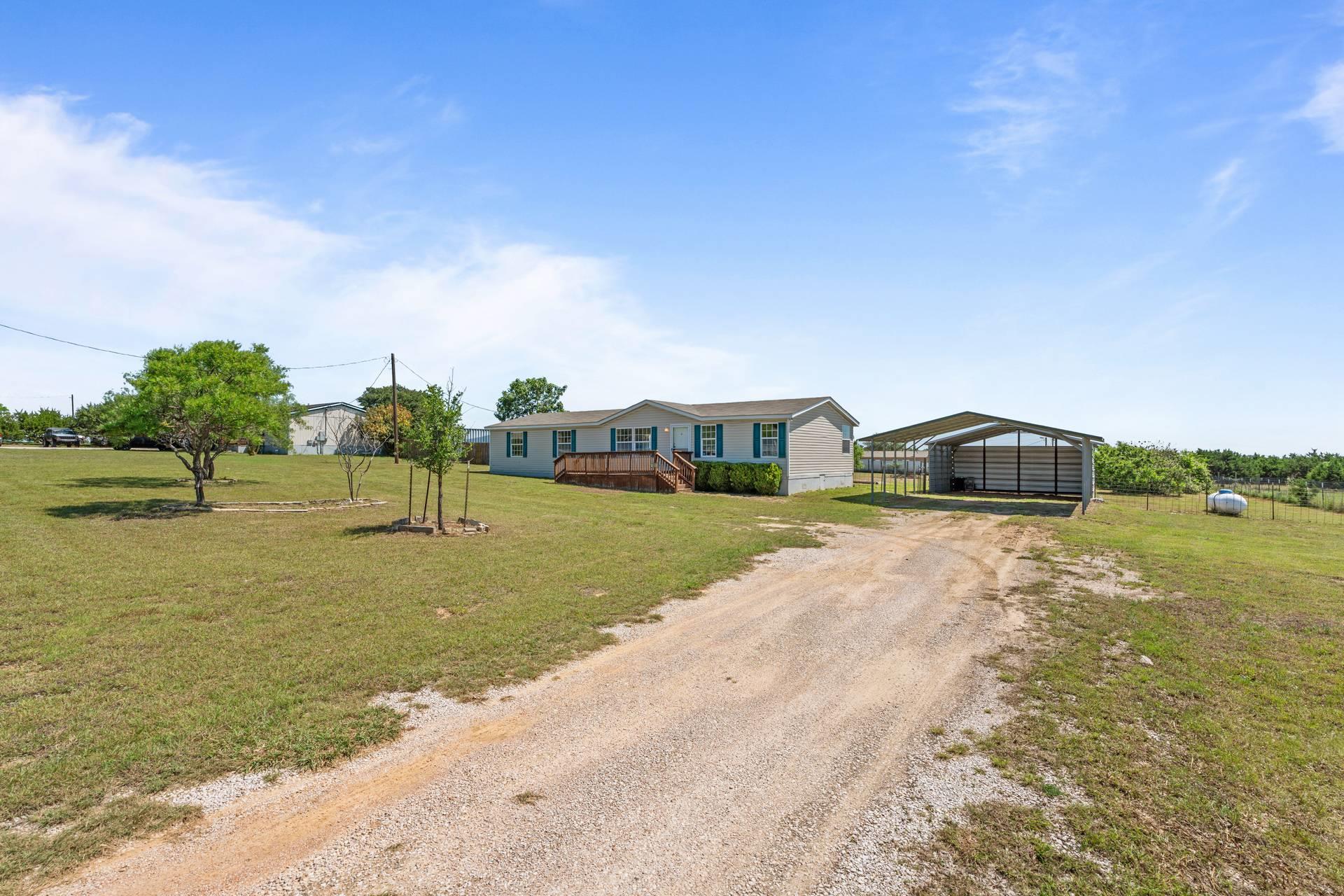 901 Thousand Oaks Trl, Liberty Hill, TX 78642