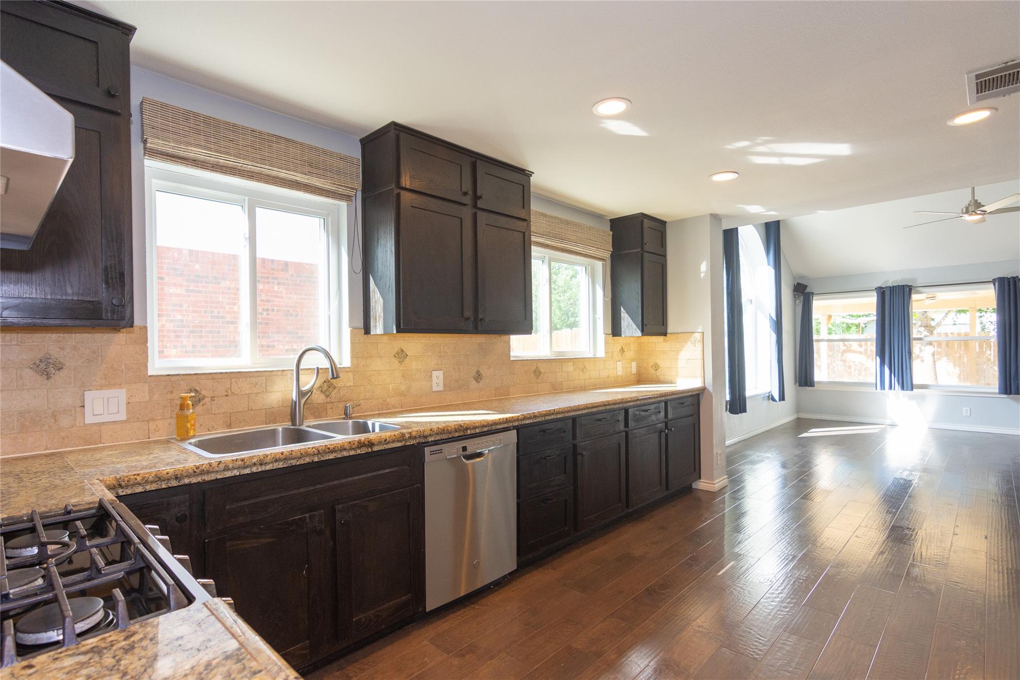 2605 Oakwood Glen Dr, Cedar Park, TX 78613