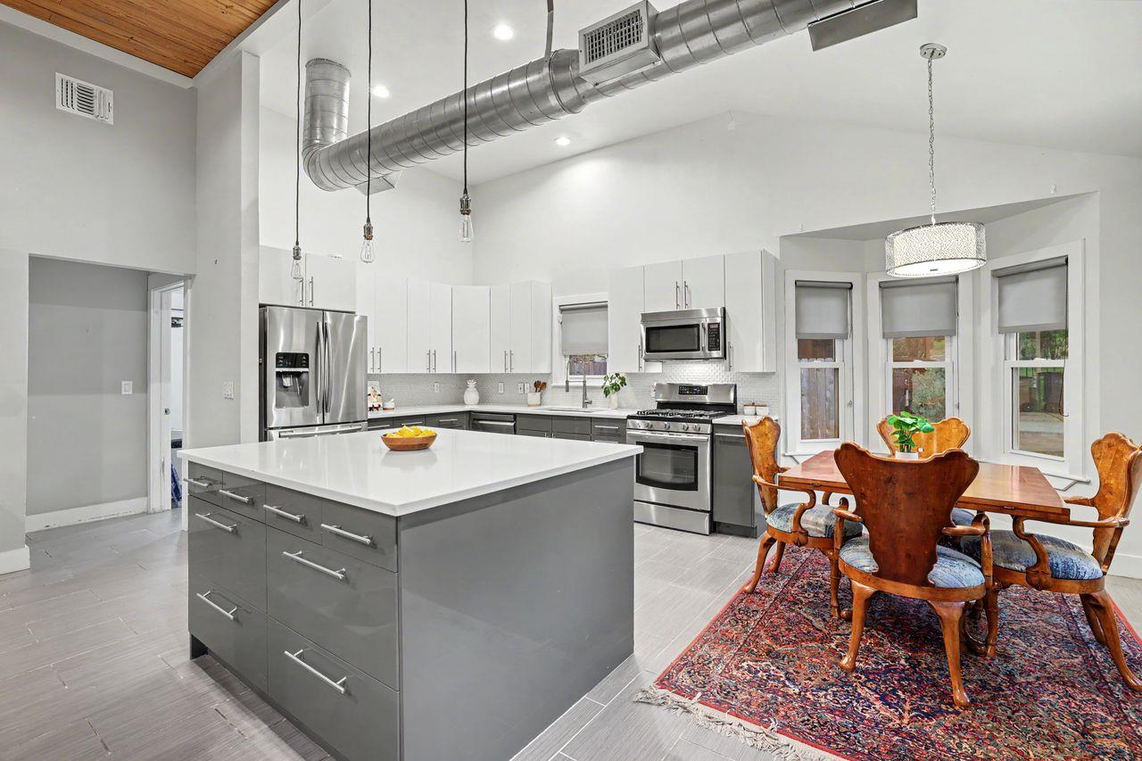 6903 Ardath St, Austin, TX 78757