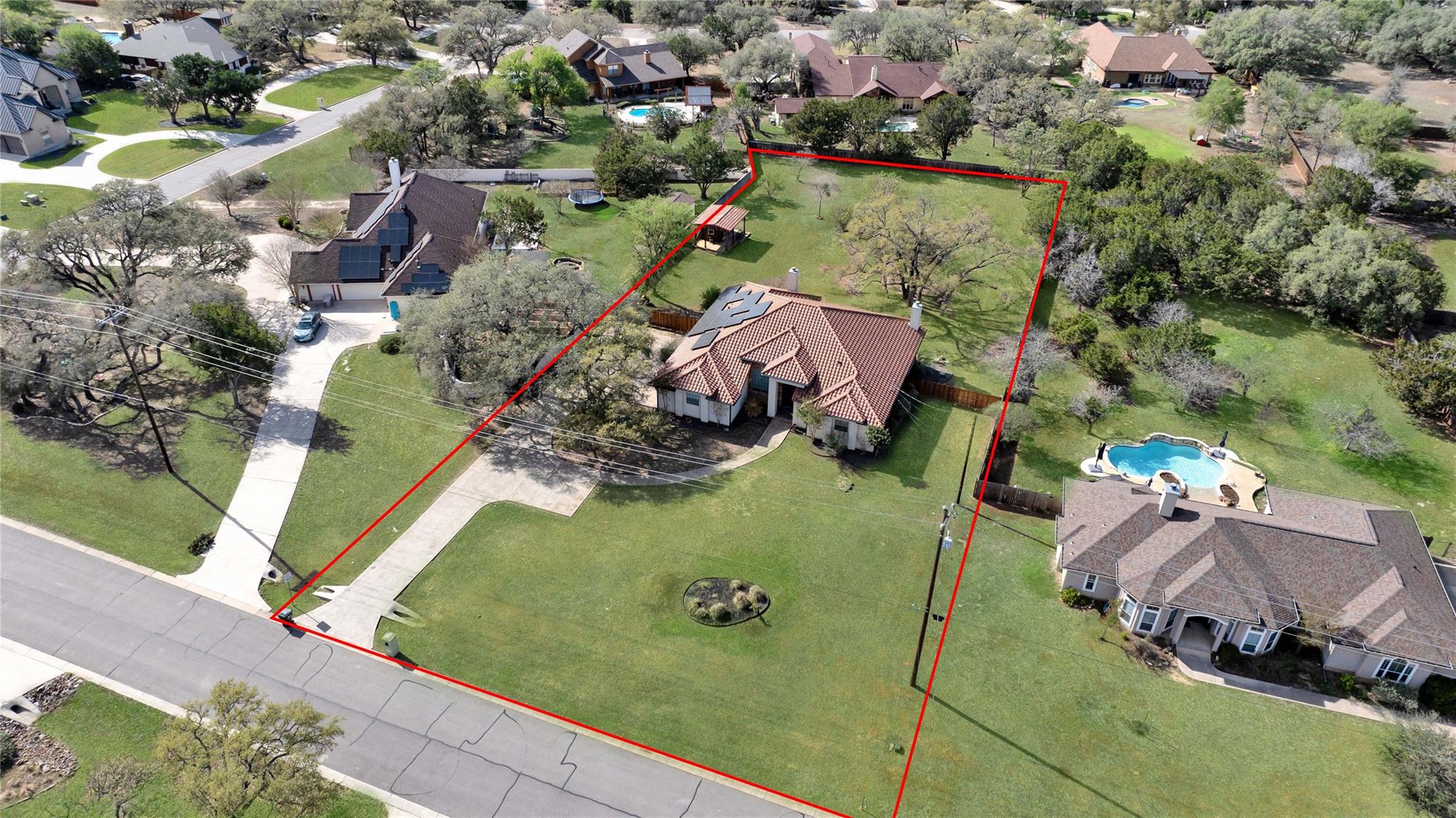 2450 Great Oaks Dr, San Marcos, TX 78666