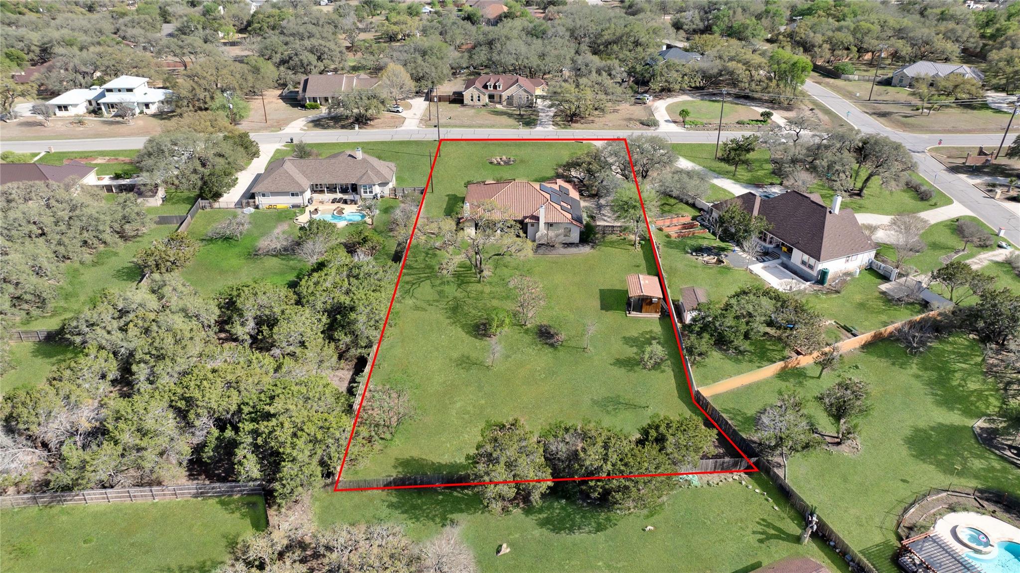 2450 Great Oaks Dr, San Marcos, TX 78666