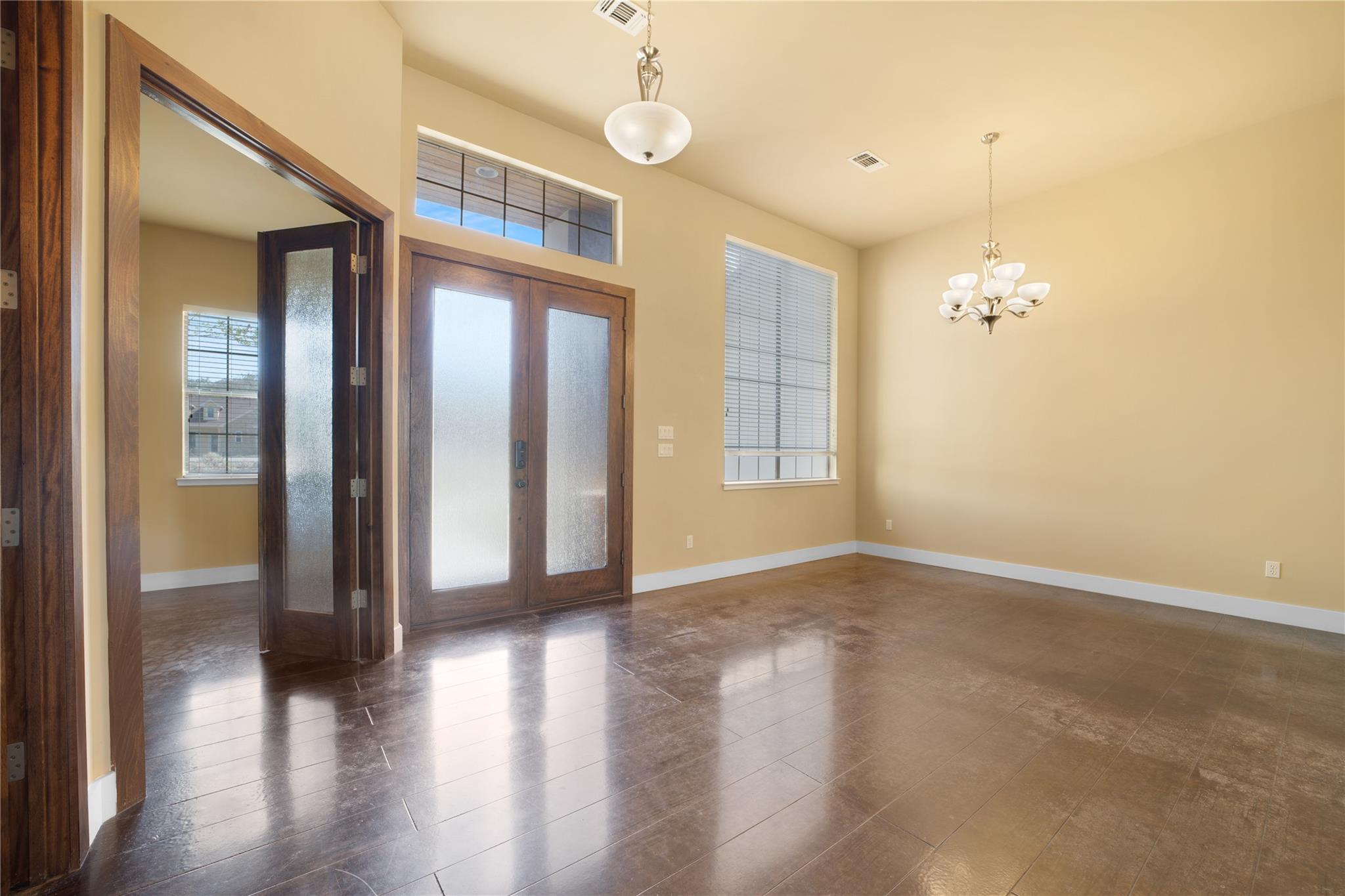 2450 Great Oaks Dr, San Marcos, TX 78666