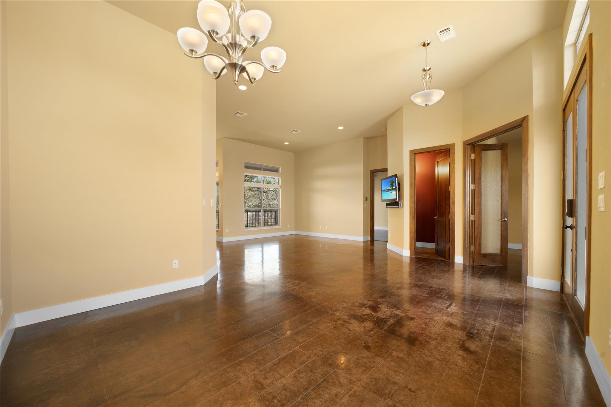 2450 Great Oaks Dr, San Marcos, TX 78666