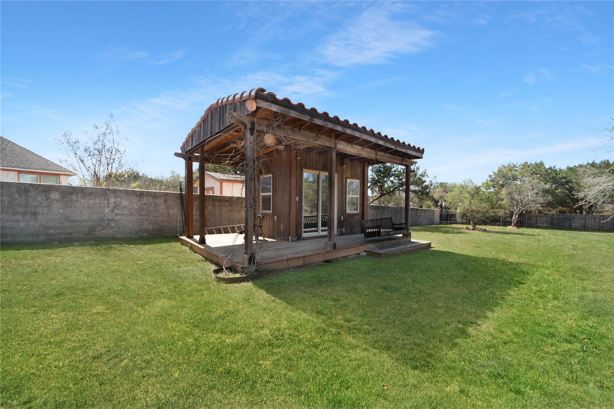 2450 Great Oaks Dr, San Marcos, TX 78666