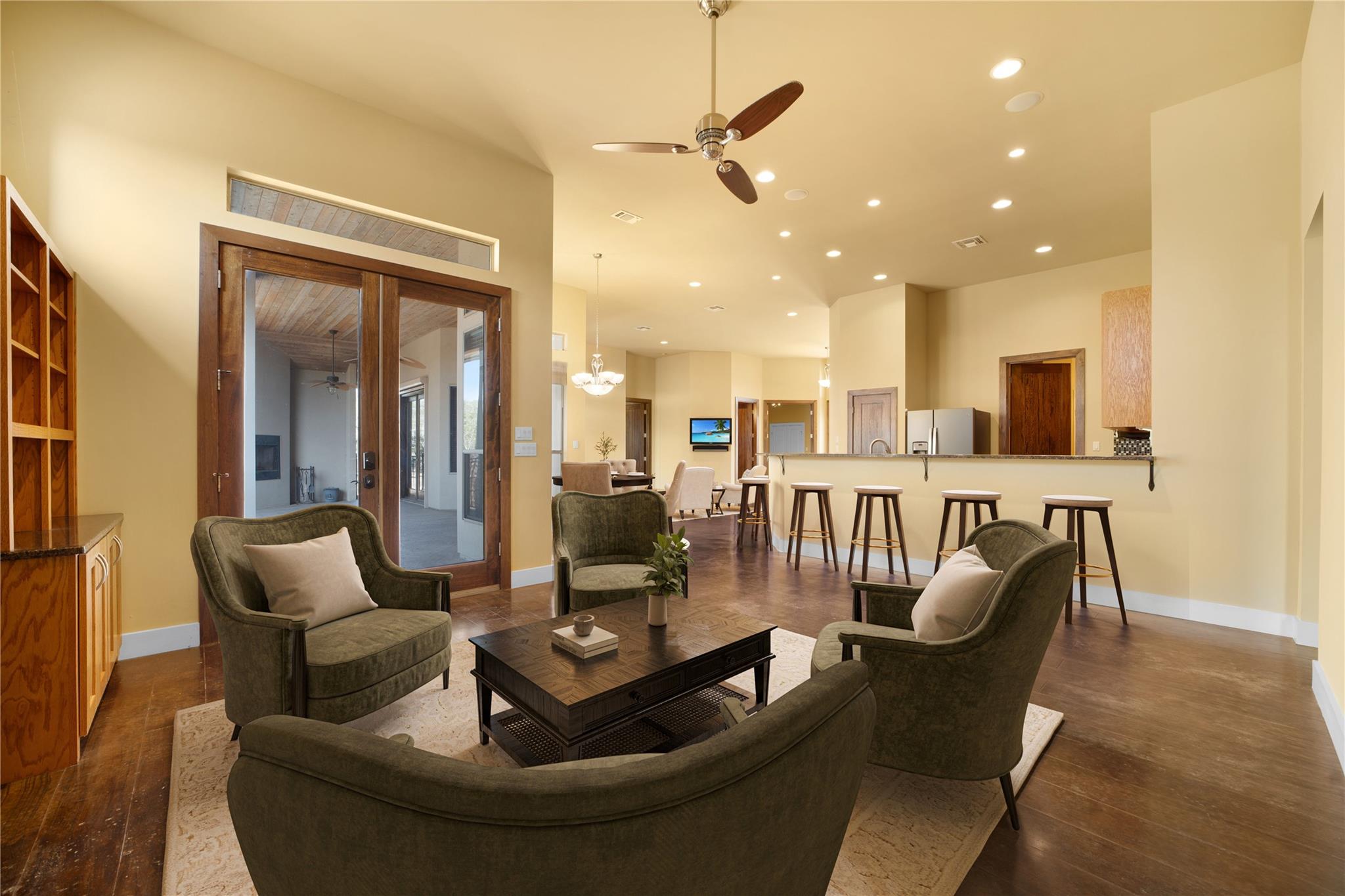 2450 Great Oaks Dr, San Marcos, TX 78666