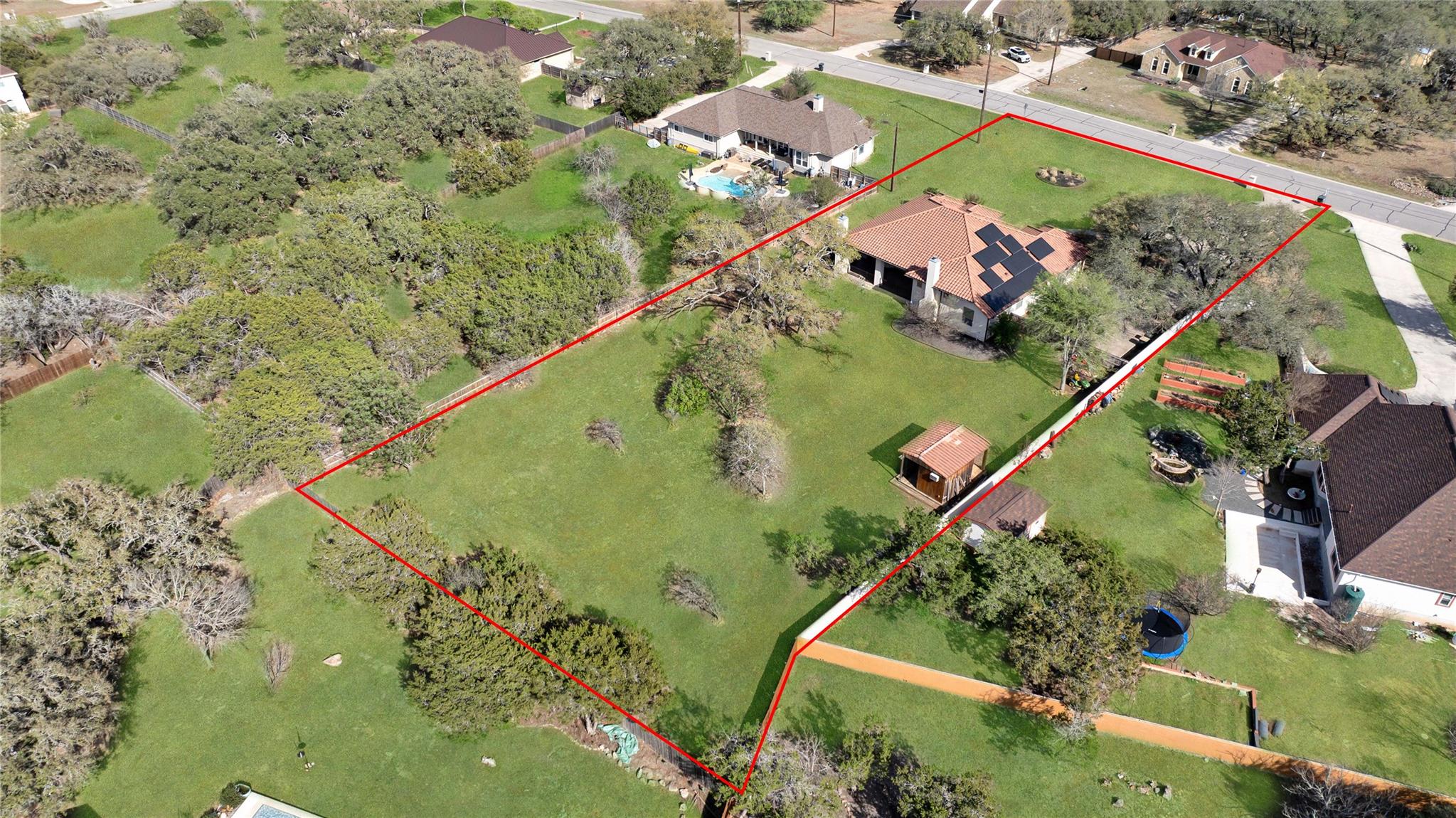 2450 Great Oaks Dr, San Marcos, TX 78666