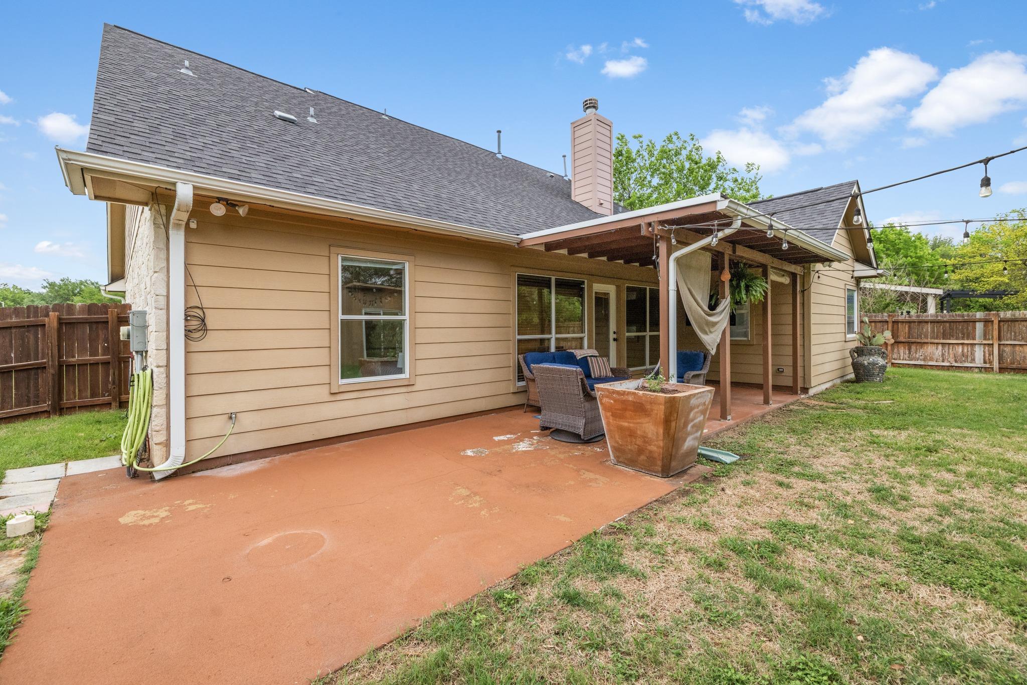 300 River Bluff Cir, Georgetown, TX 78626