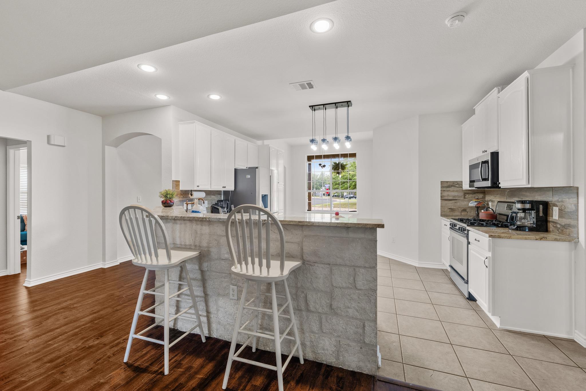 300 River Bluff Cir, Georgetown, TX 78626