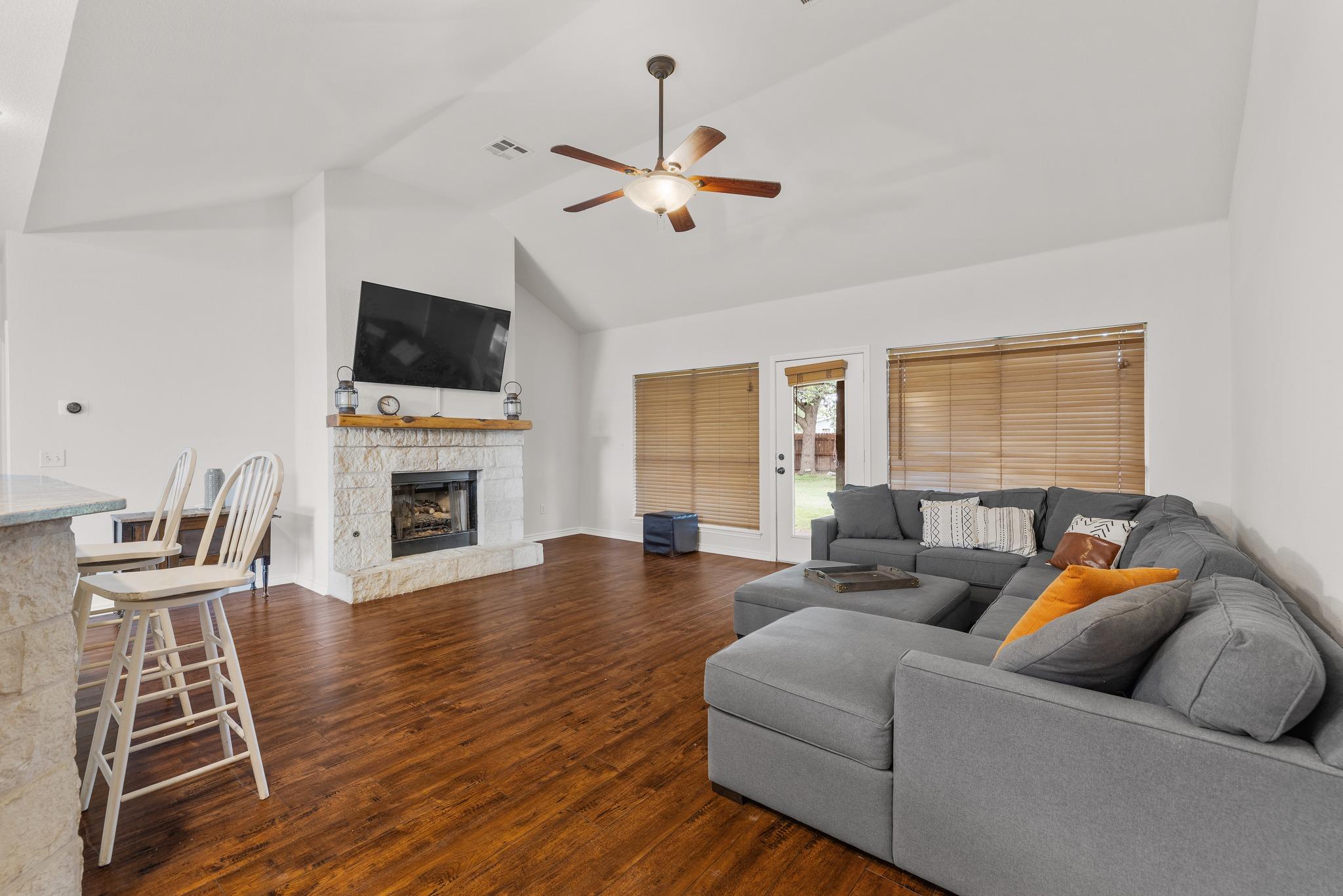 300 River Bluff Cir, Georgetown, TX 78626