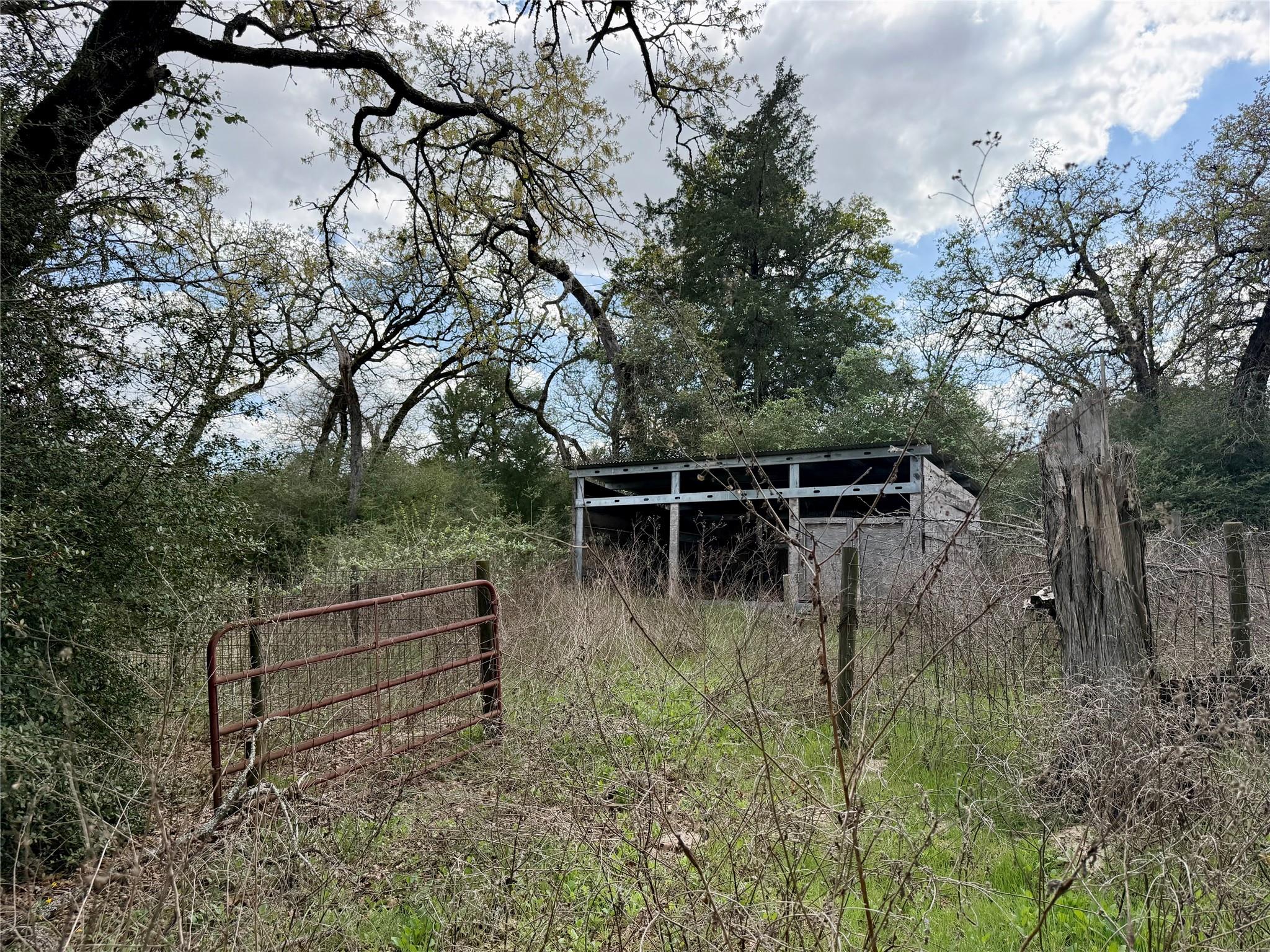 3950 Private Road 2015, Caldwell, TX 77836