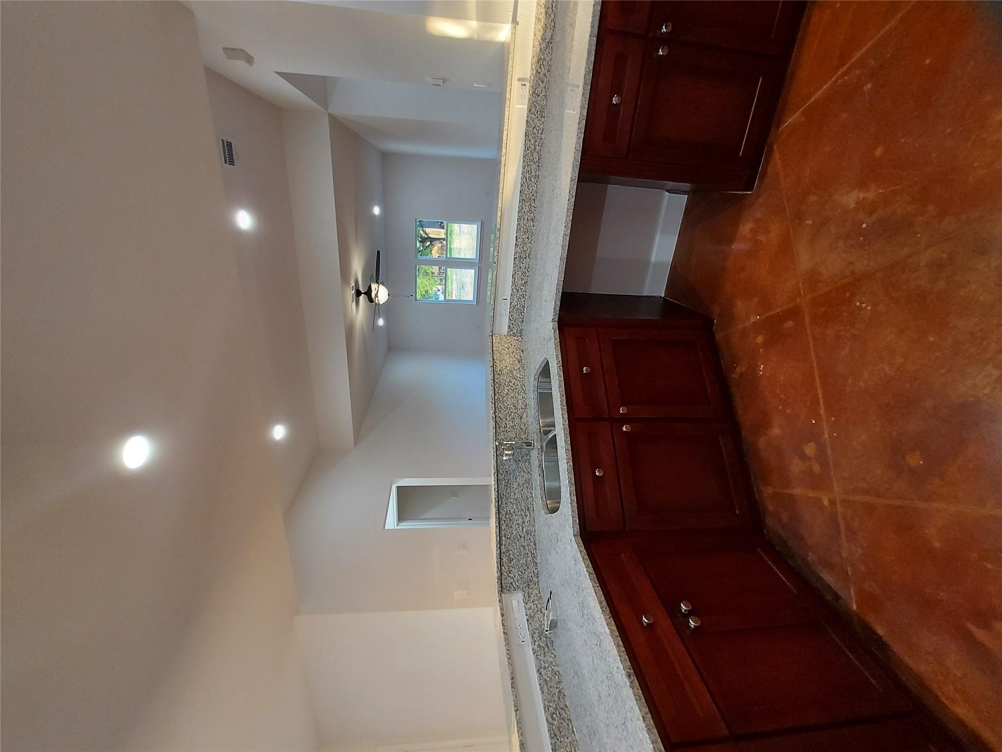 121 Spanish Oak Trl, Cameron, TX 76520