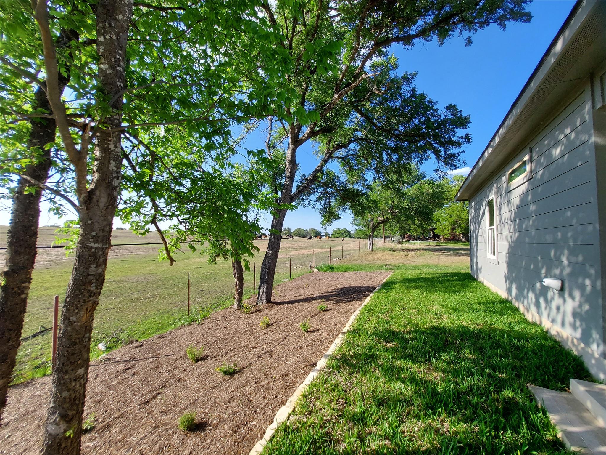 121 Spanish Oak Trl, Cameron, TX 76520