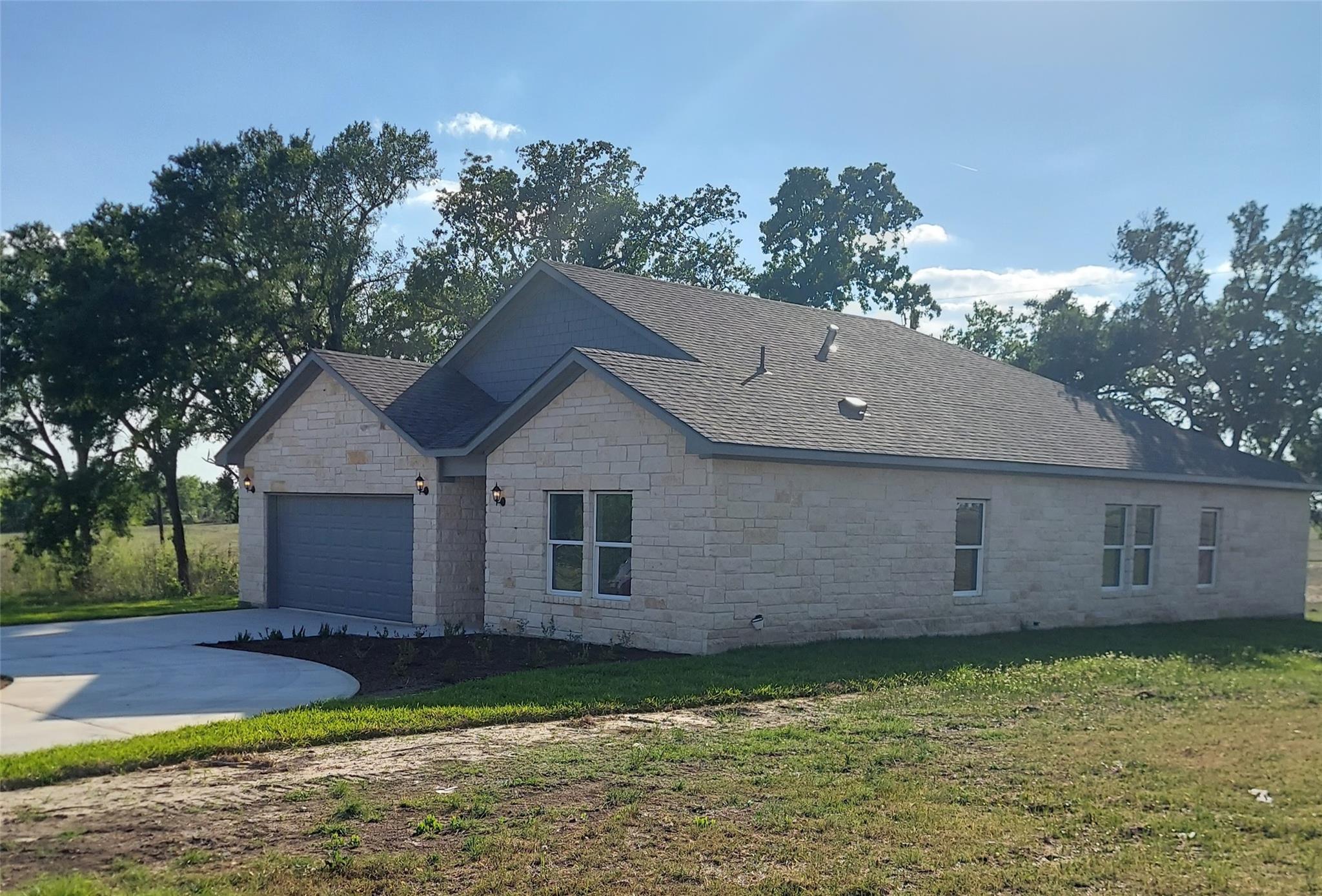121 Spanish Oak Trl, Cameron, TX 76520