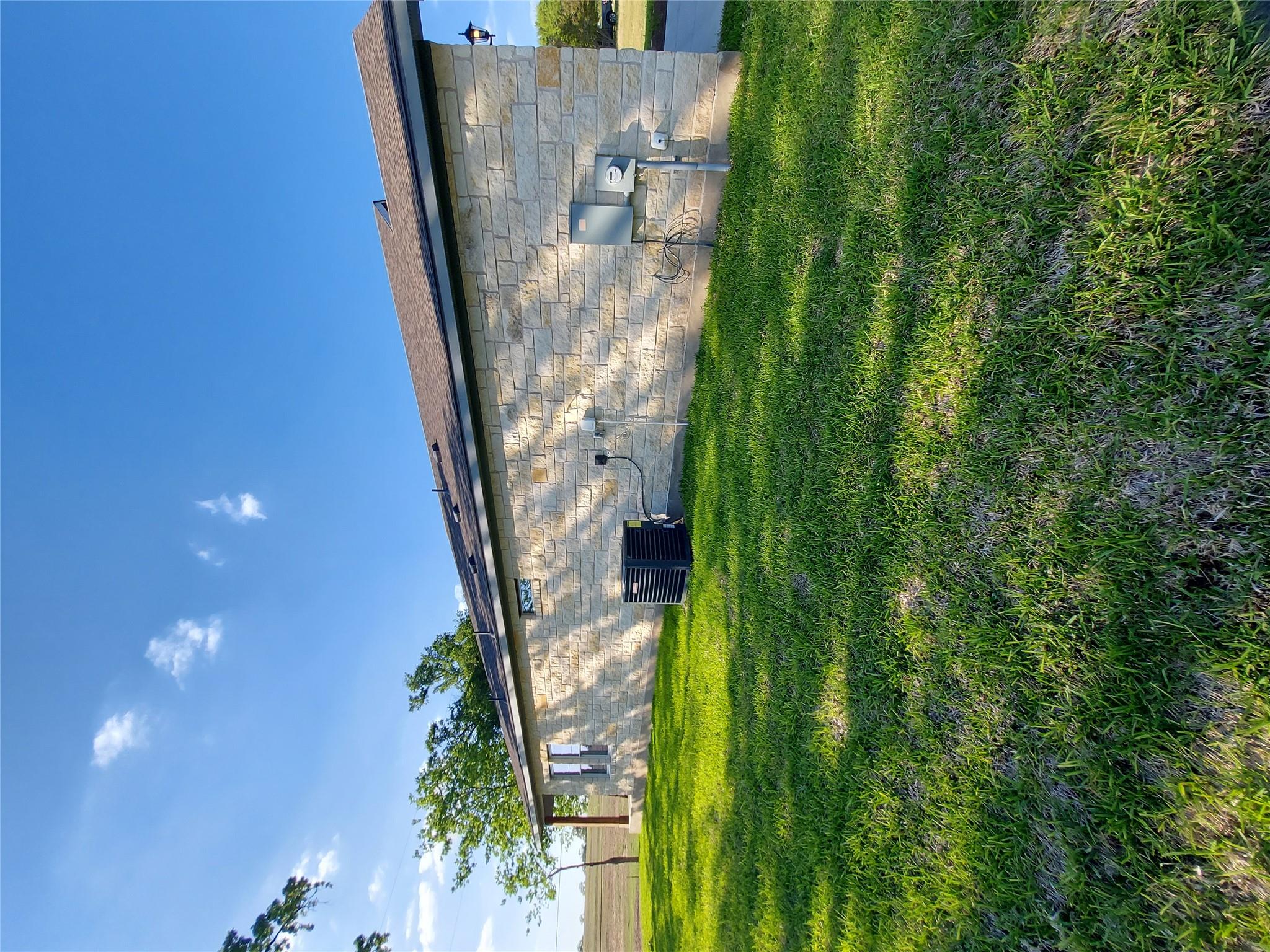 121 Spanish Oak Trl, Cameron, TX 76520