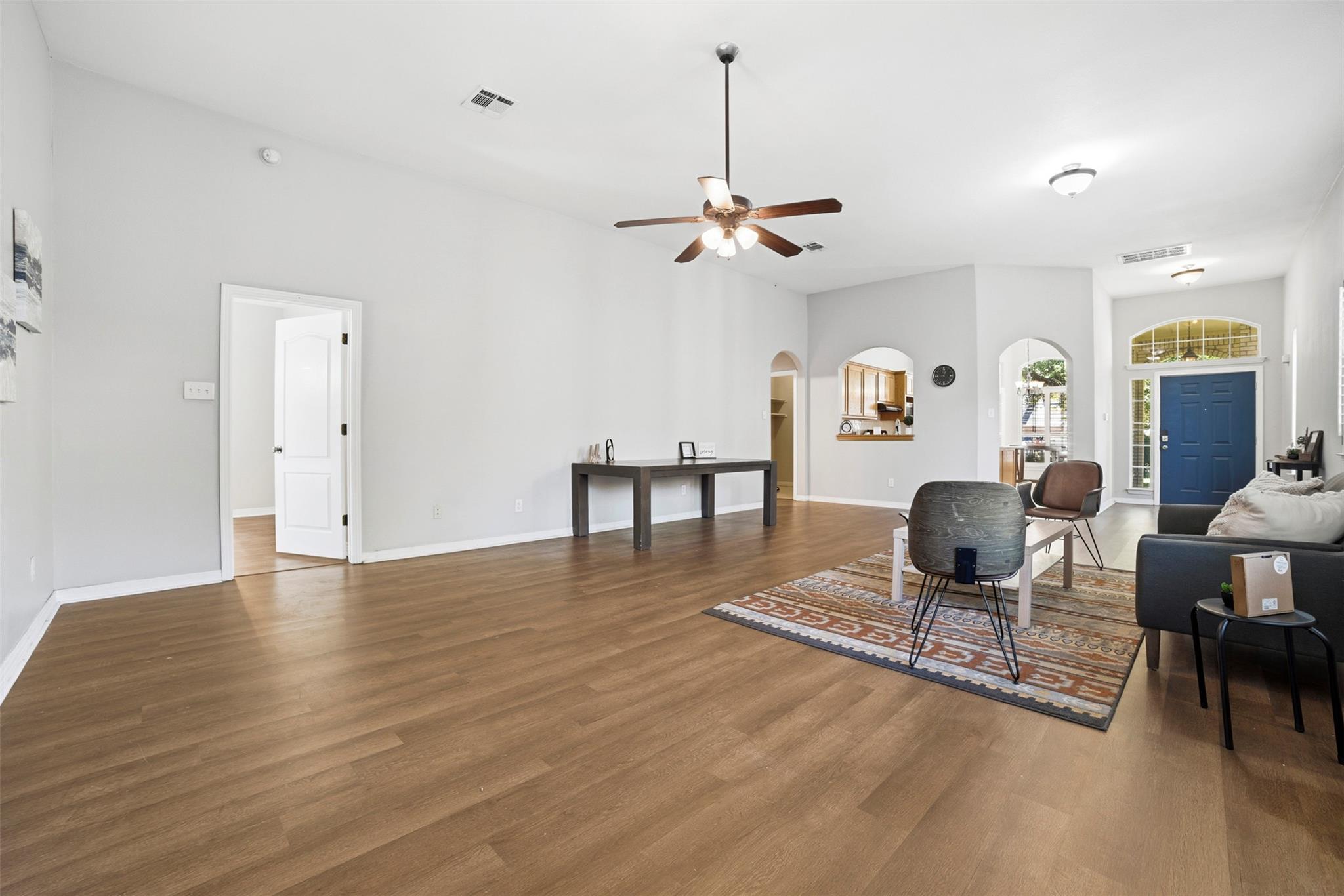 409 E Austin Ave, Round Rock, TX 78664