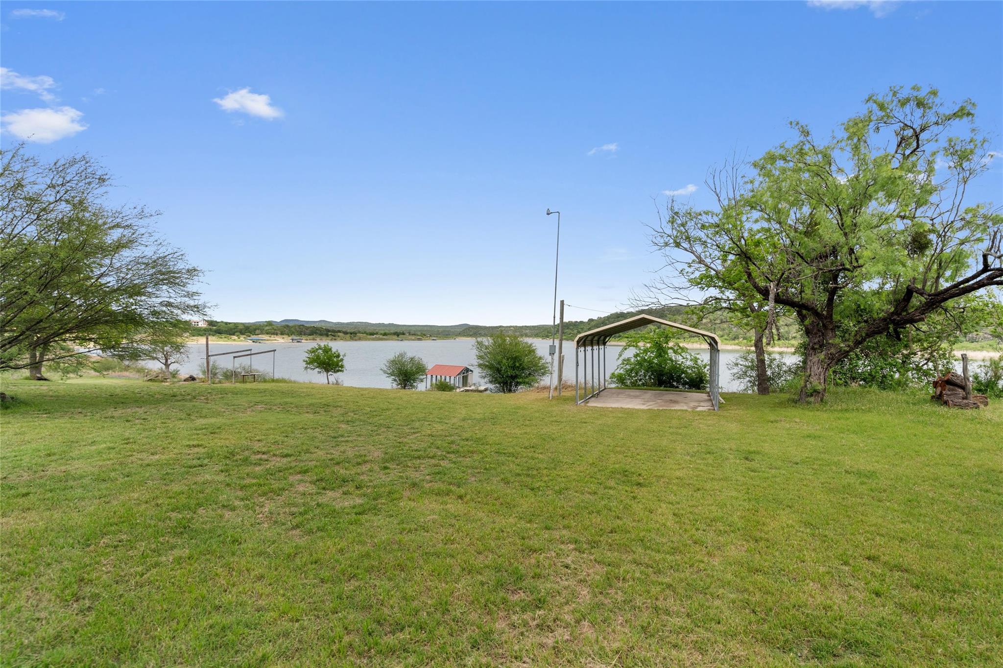 117 Lake View Dr, Spicewood, TX 78669